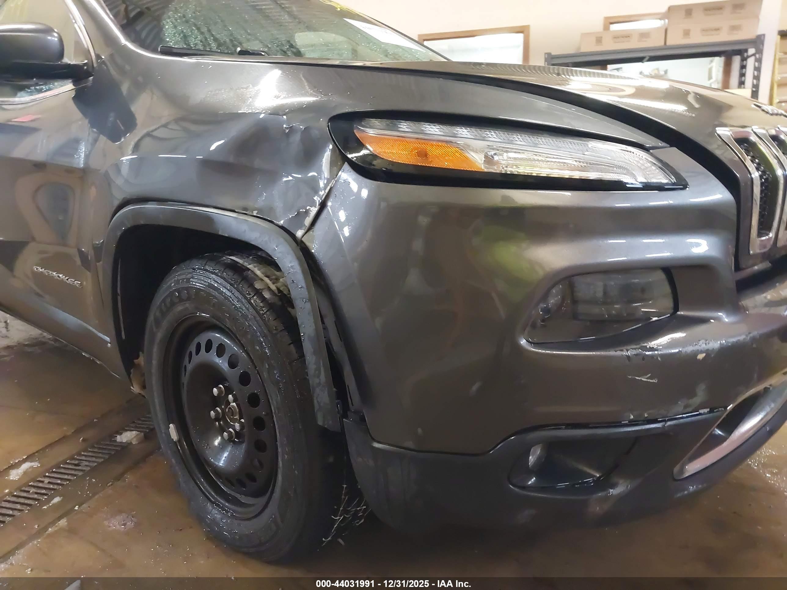 JEEP CHEROKEE image 6