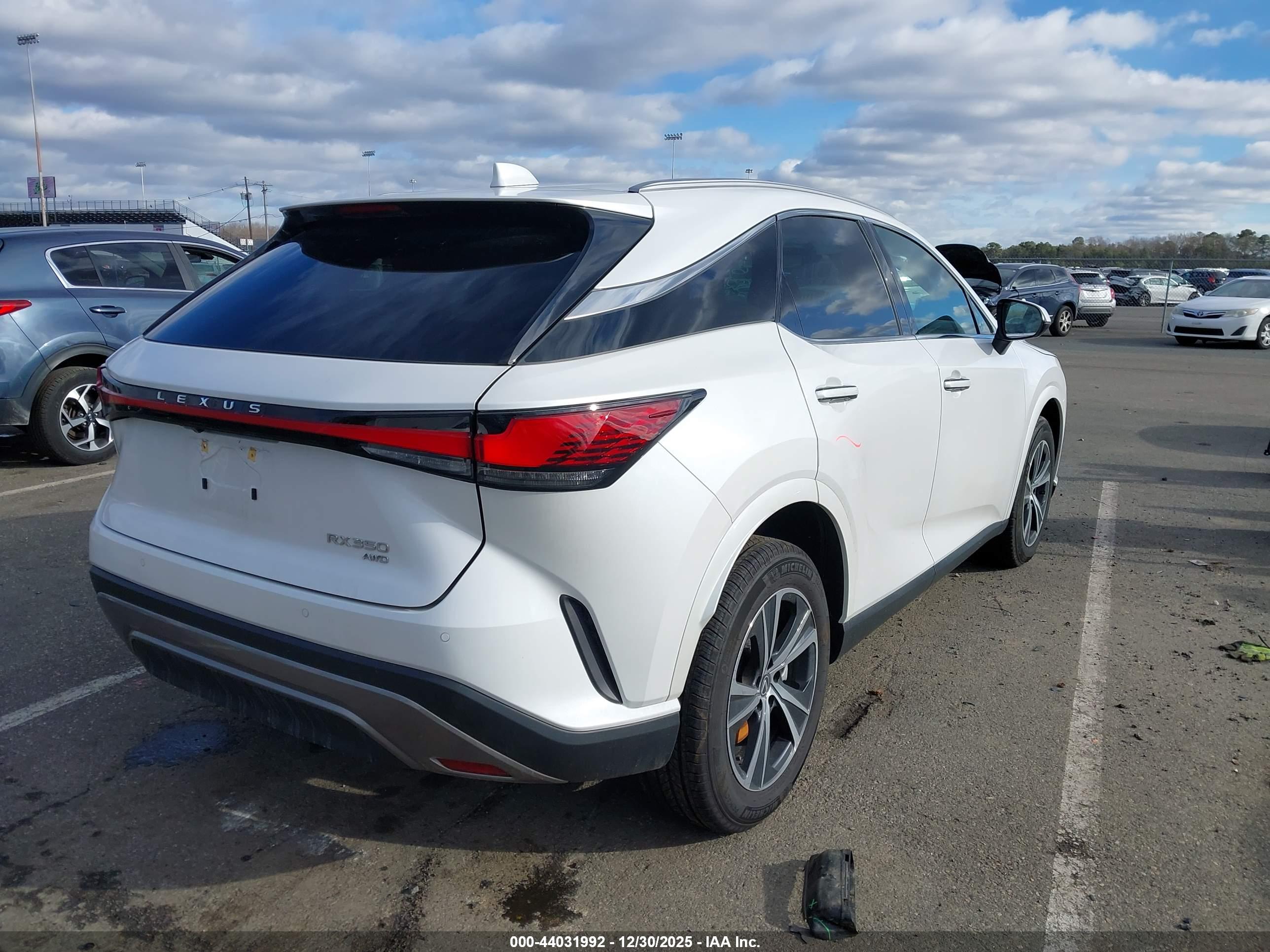 LEXUS RX image 4
