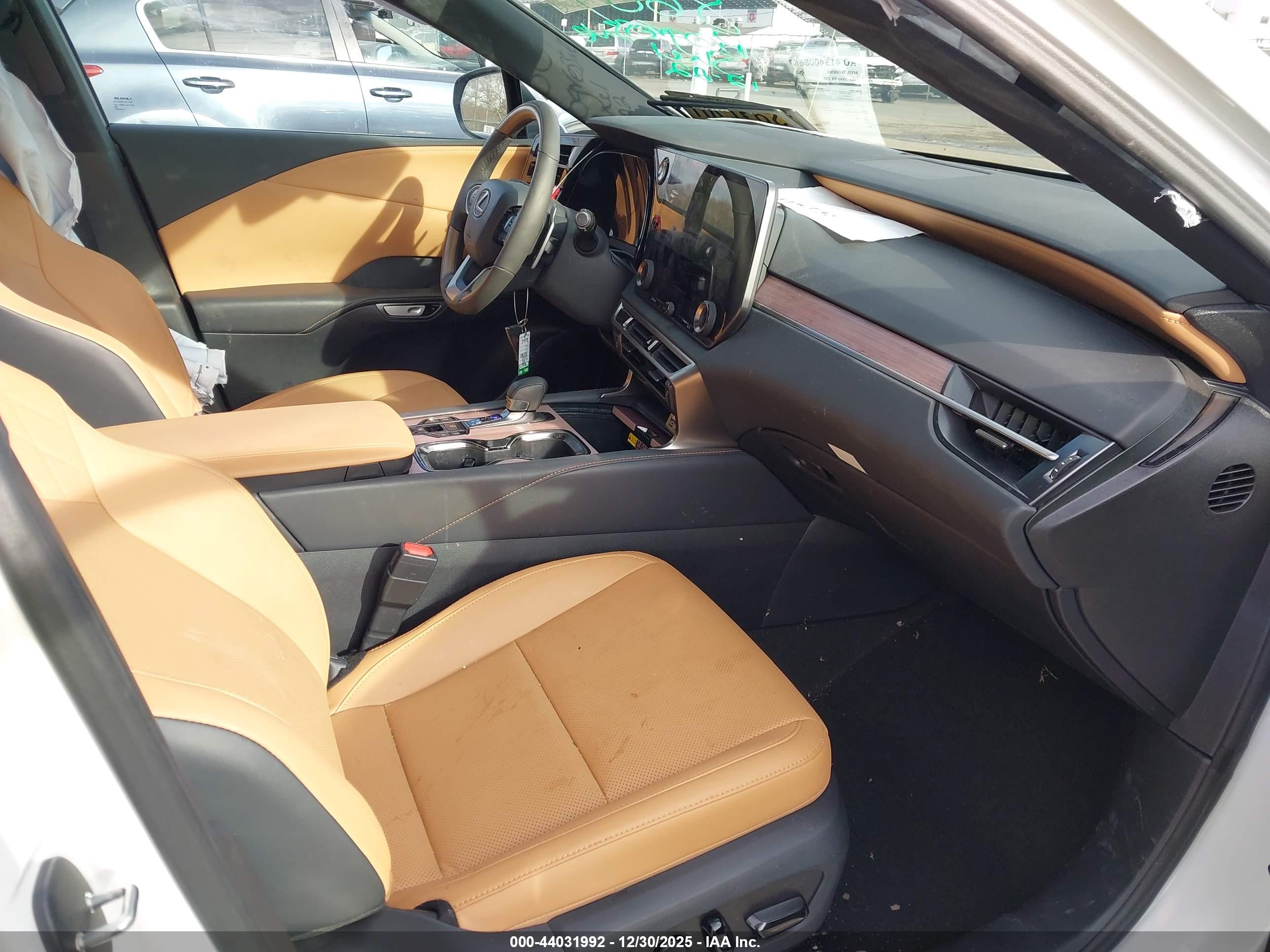 LEXUS RX image 5