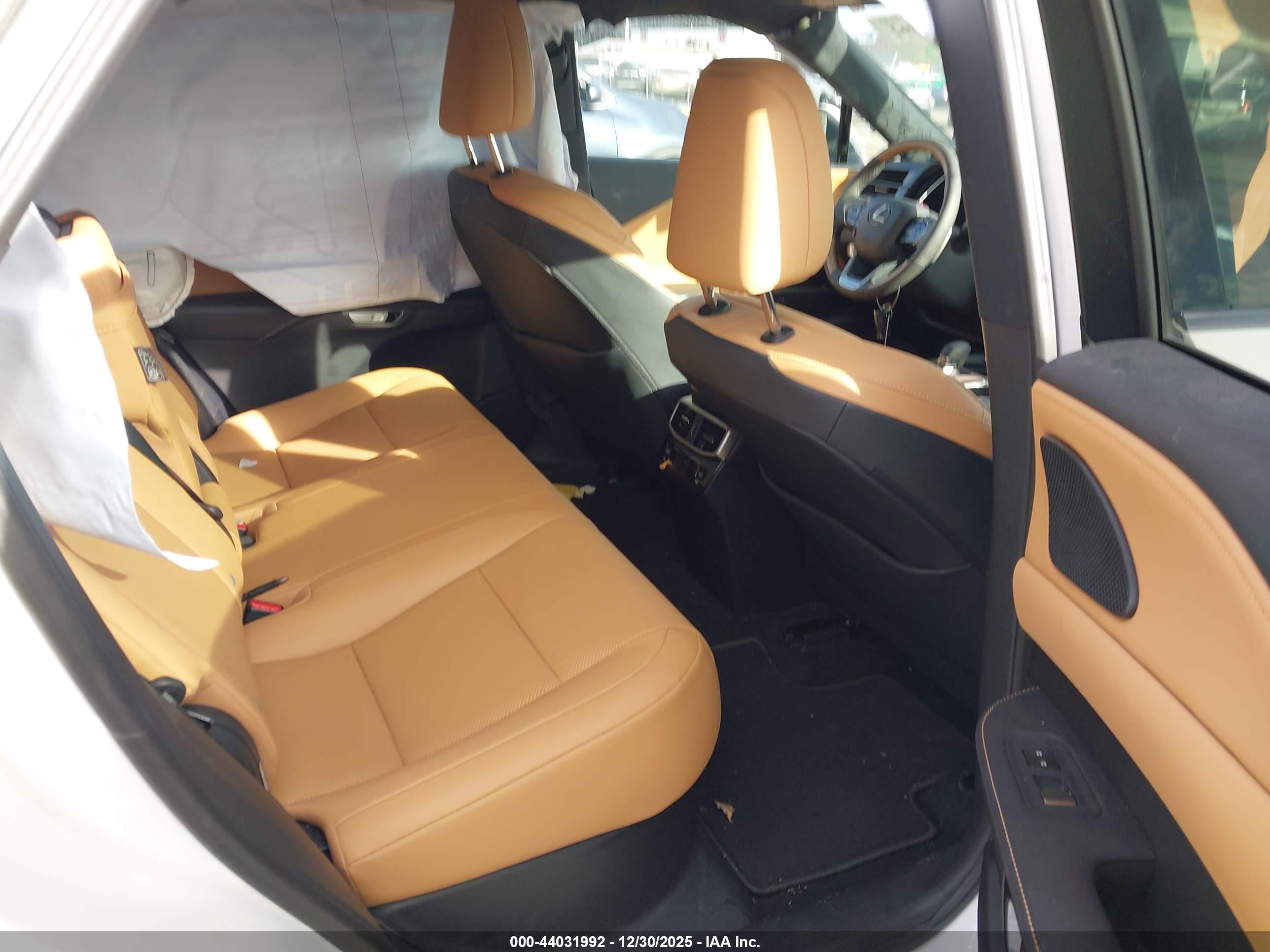 LEXUS RX image 8