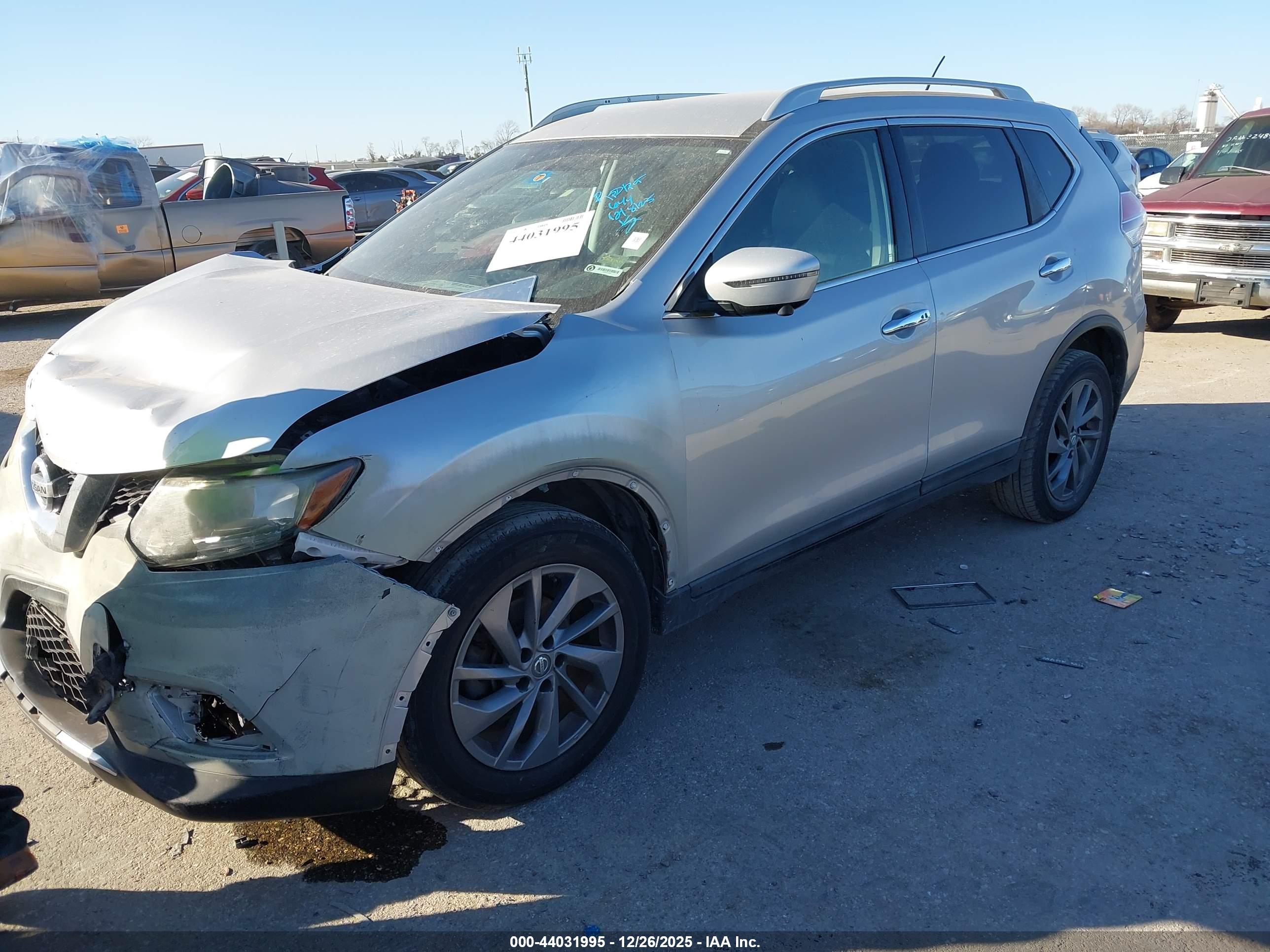 NISSAN ROGUE image 2