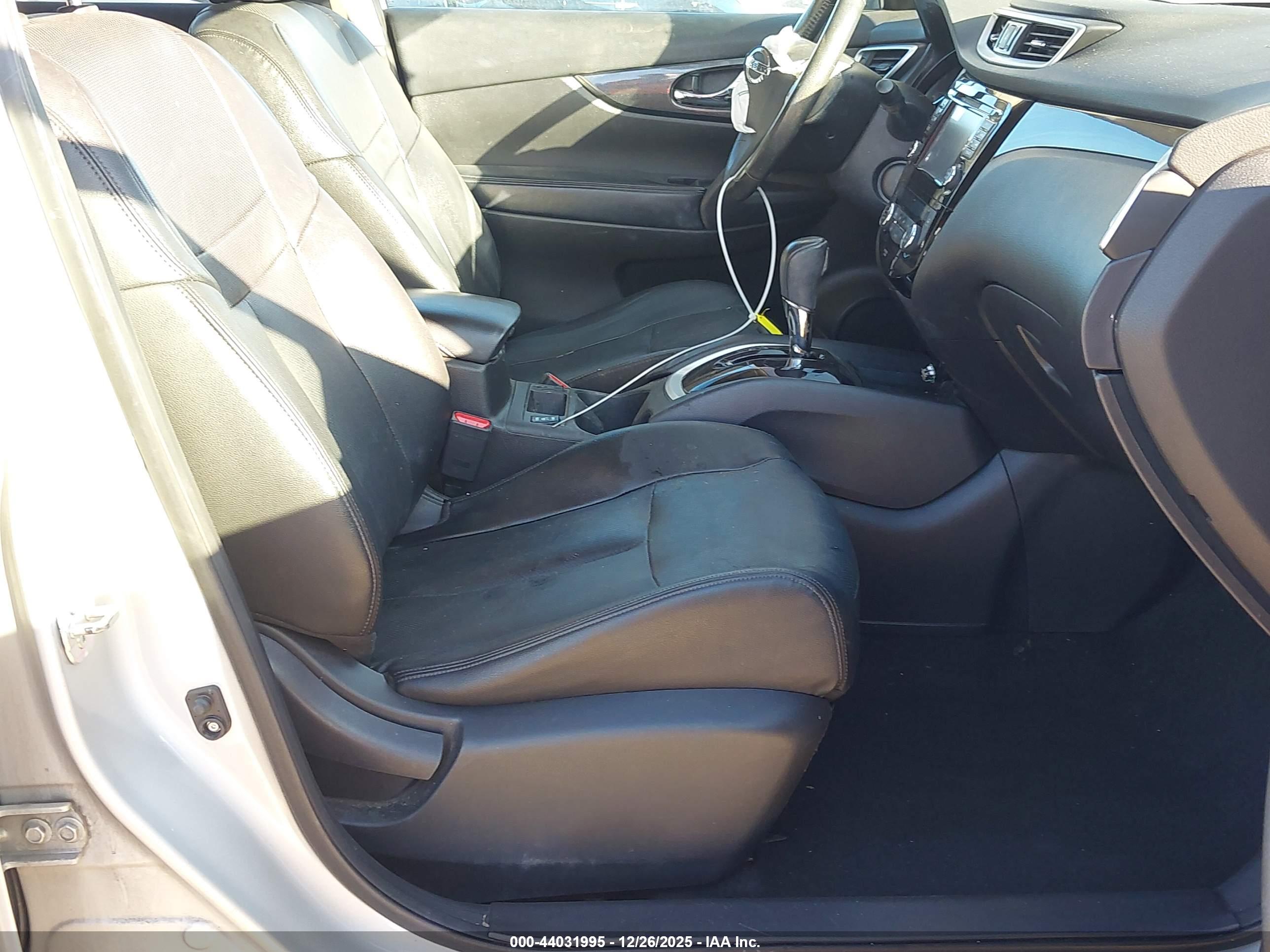 NISSAN ROGUE image 5