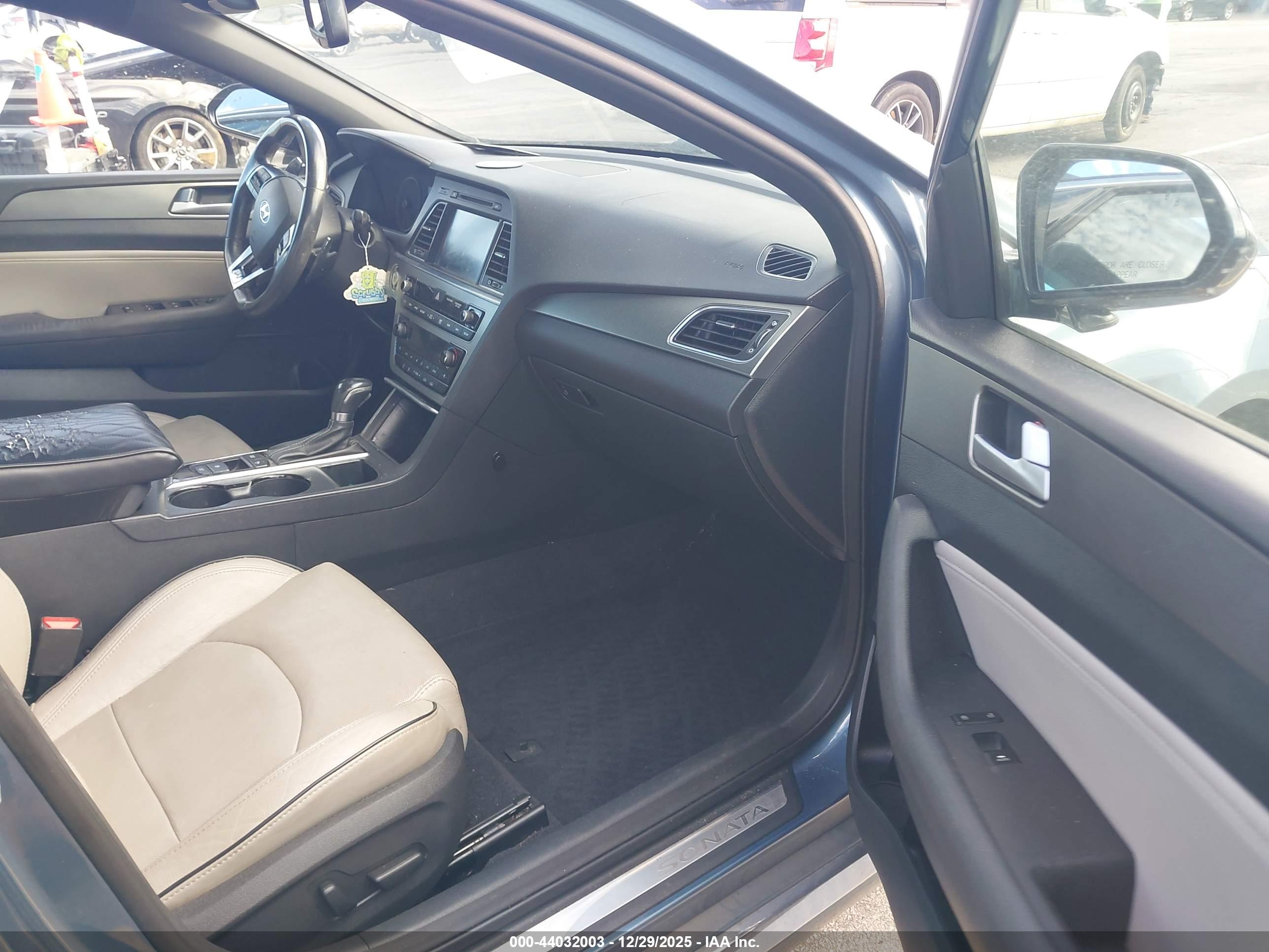 HYUNDAI SONATA image 5