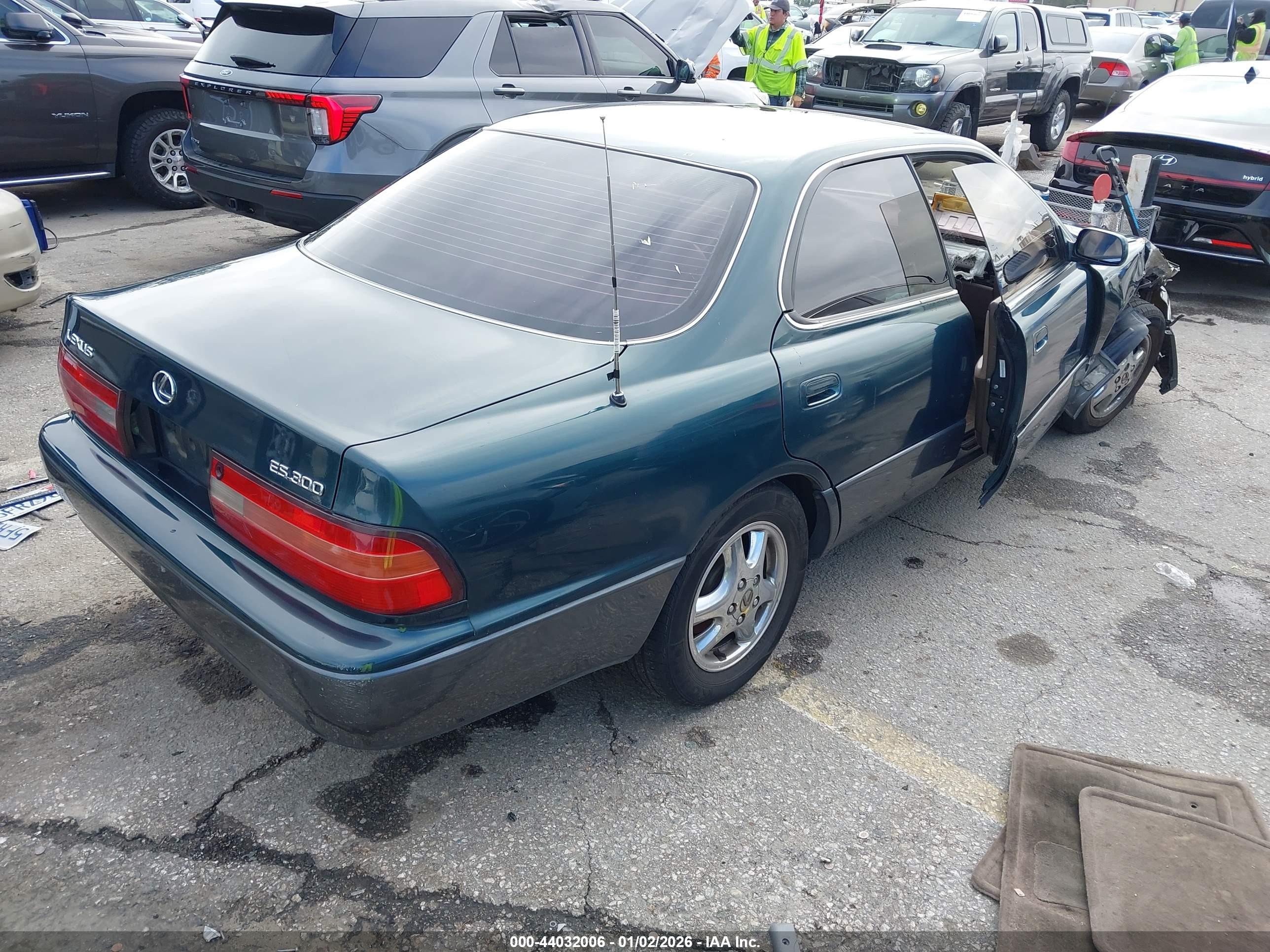 LEXUS ES image 4