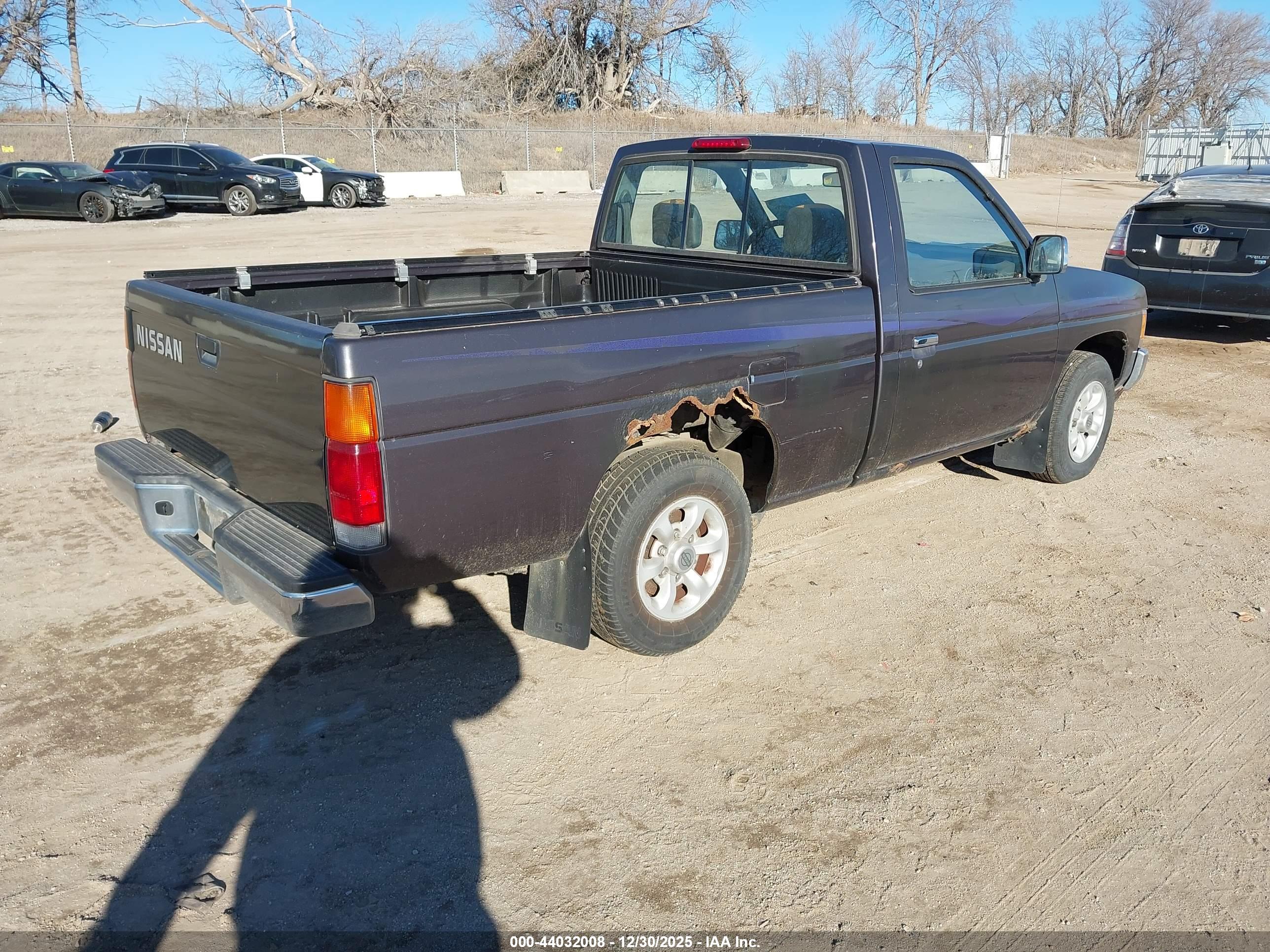 NISSAN 4X2 image 4