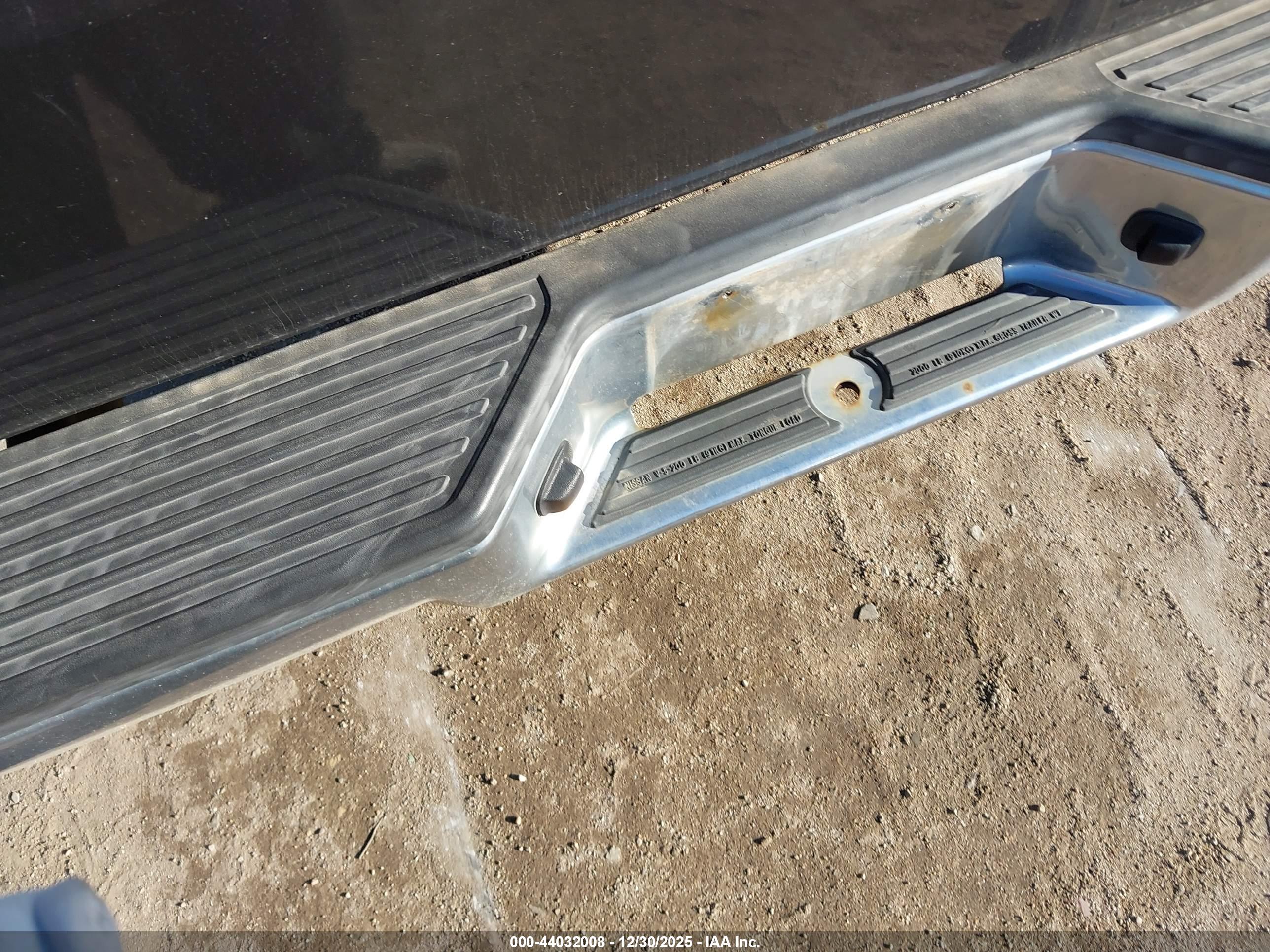 NISSAN 4X2 image 6