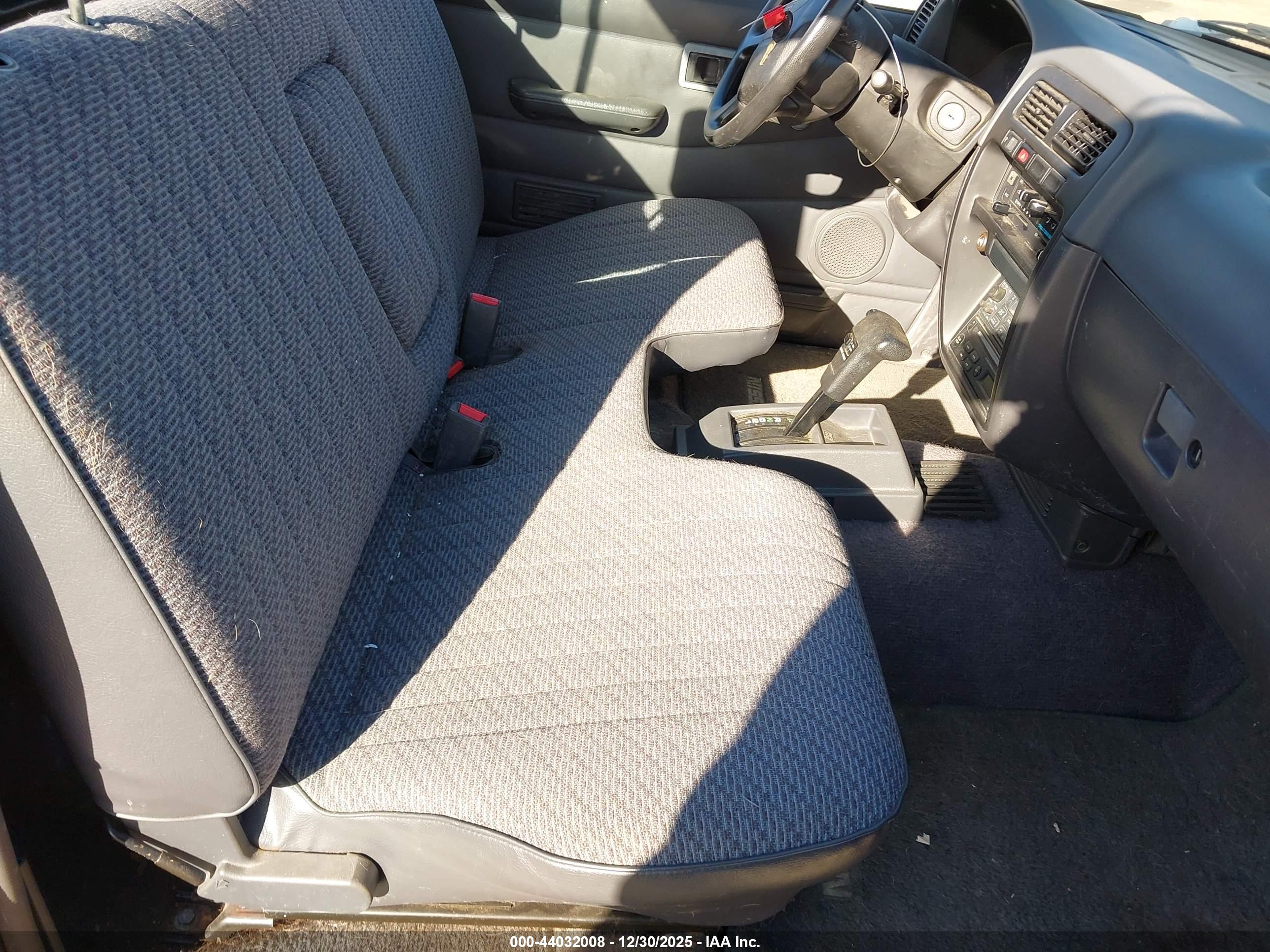 NISSAN 4X2 image 8