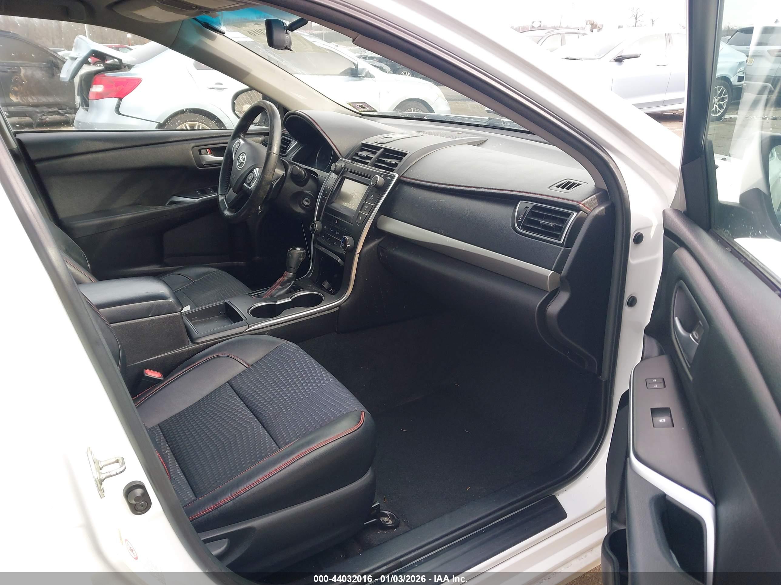 TOYOTA CAMRY image 5
