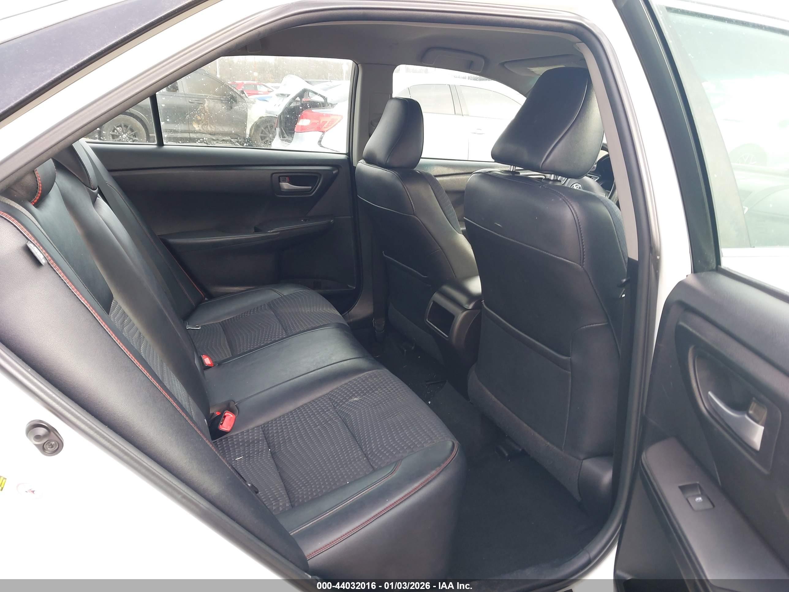 TOYOTA CAMRY image 8