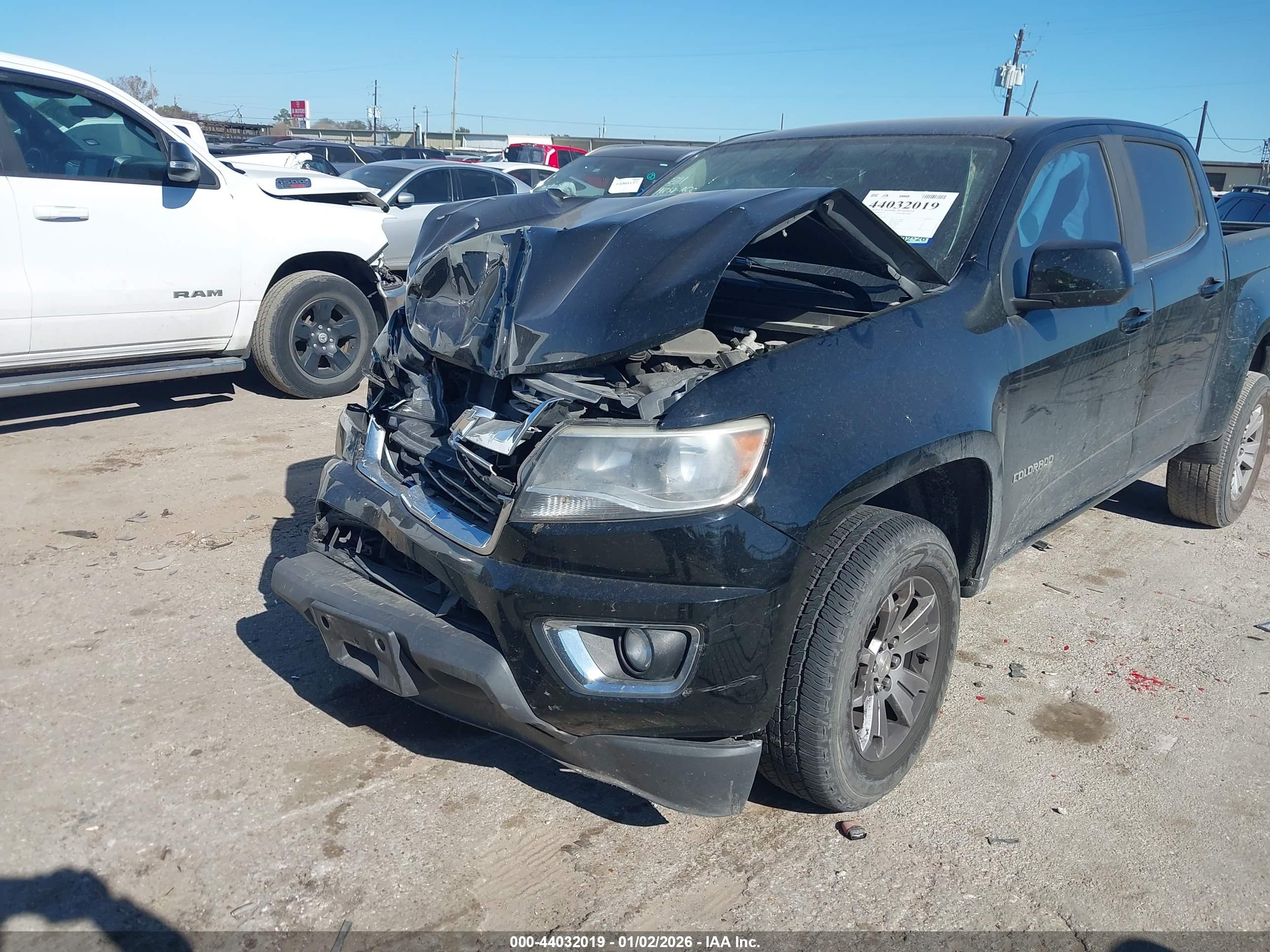 CHEVROLET COLORADO image 6