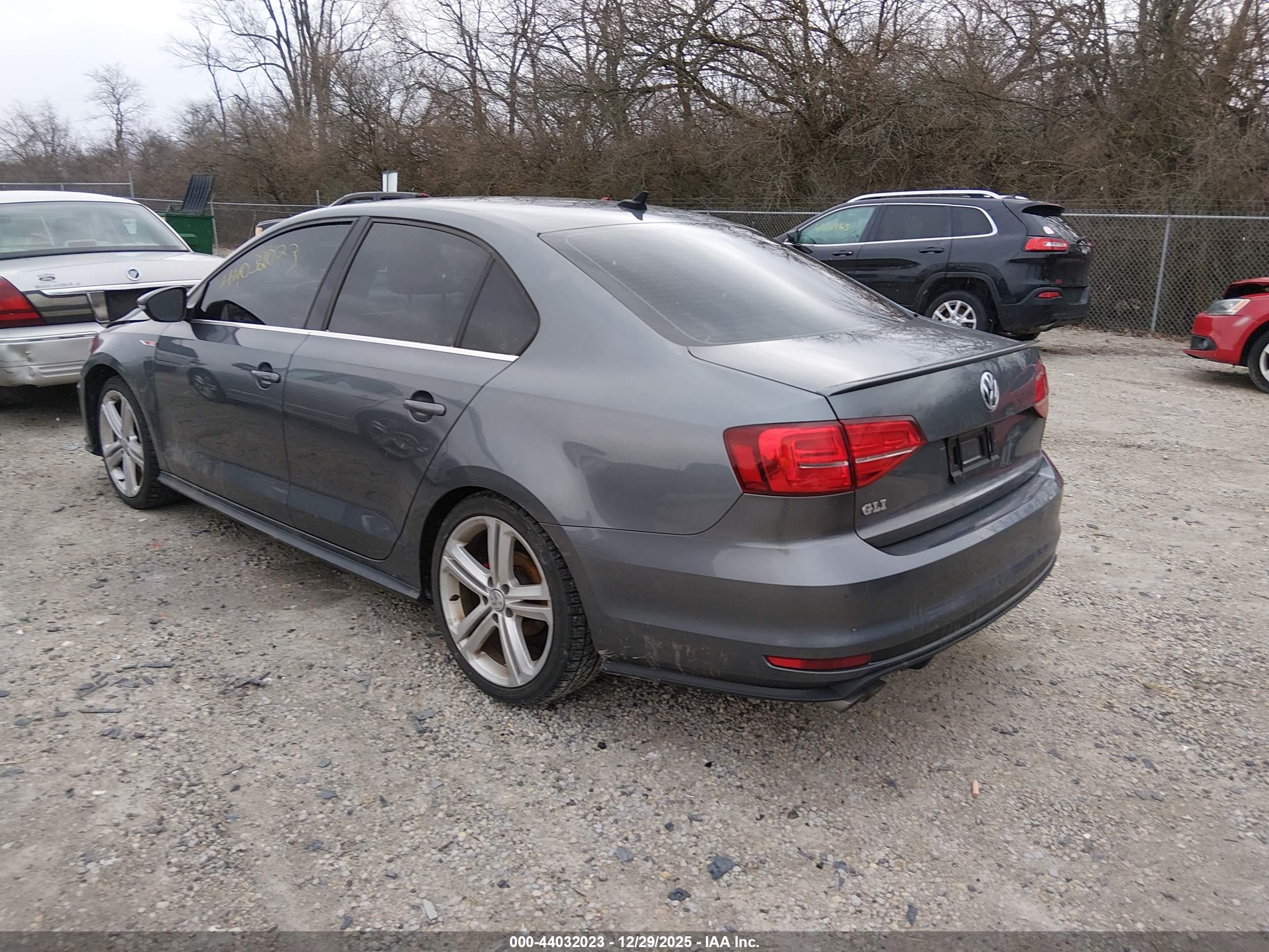VOLKSWAGEN JETTA image 3