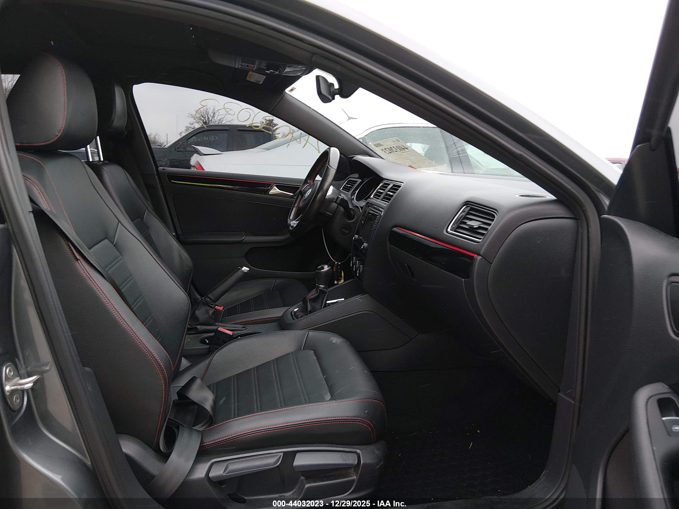 VOLKSWAGEN JETTA image 5