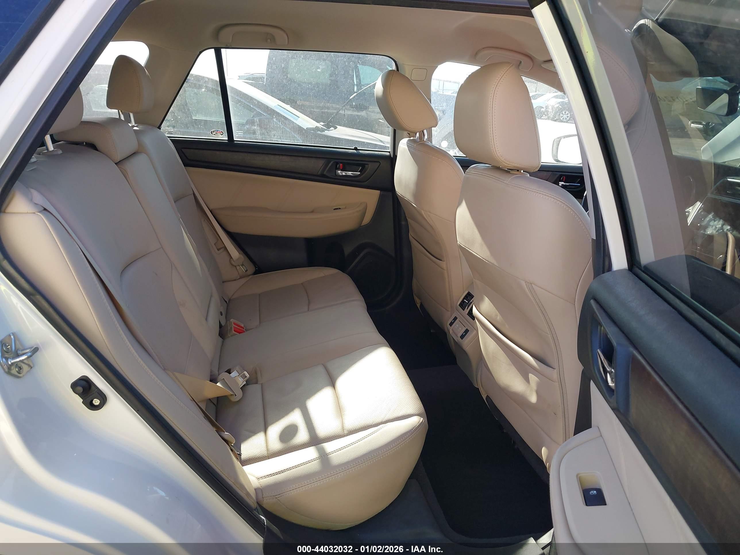 SUBARU OUTBACK image 8
