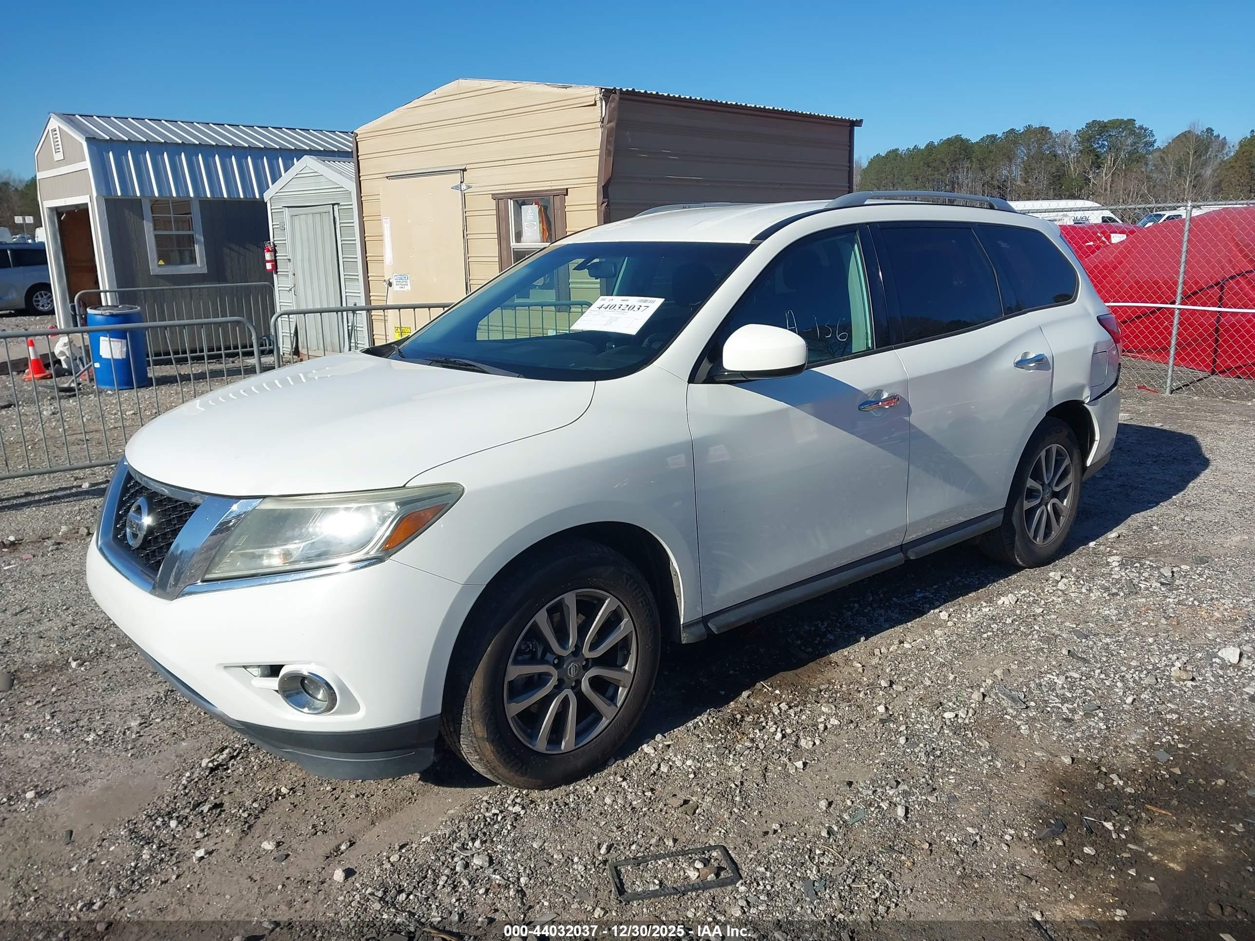 NISSAN PATHFINDER image 2