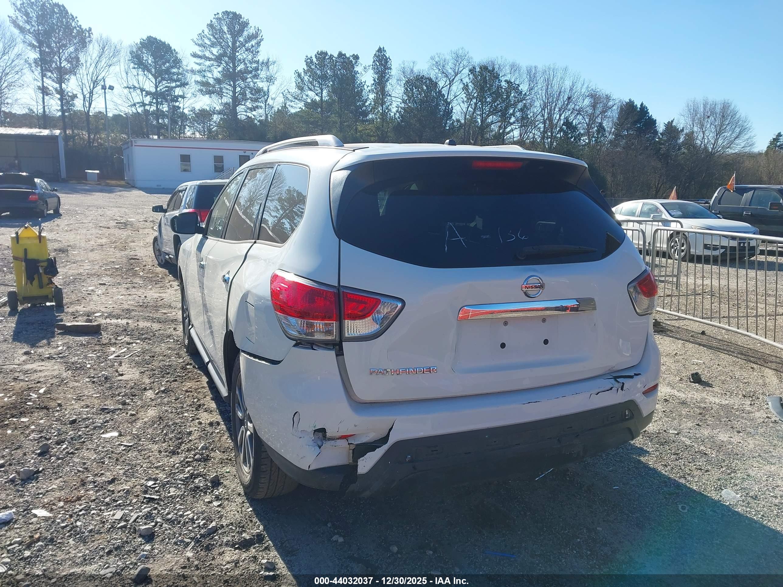 NISSAN PATHFINDER image 6