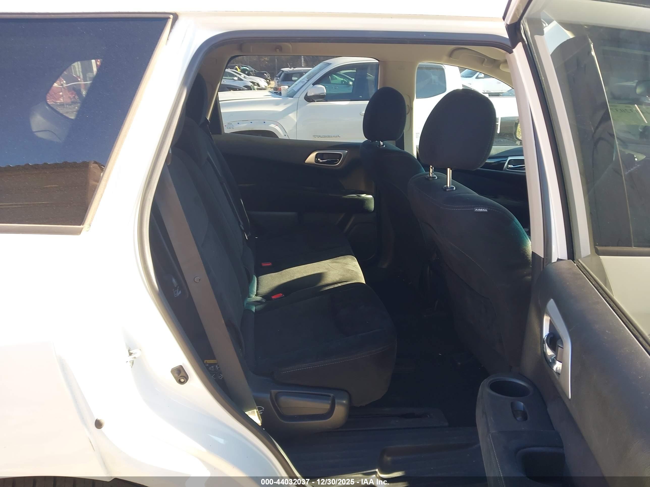 NISSAN PATHFINDER image 8