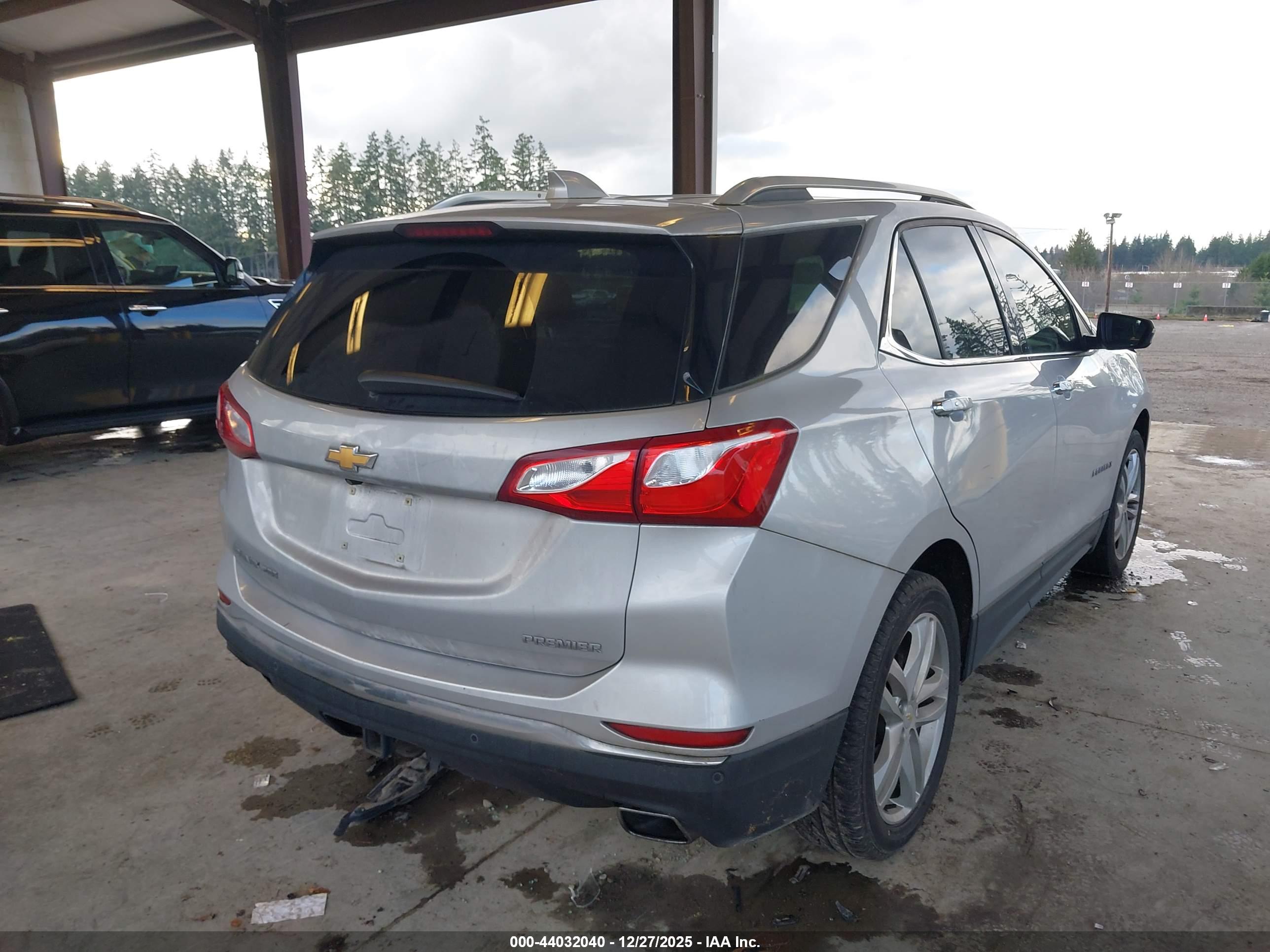 CHEVROLET EQUINOX image 4