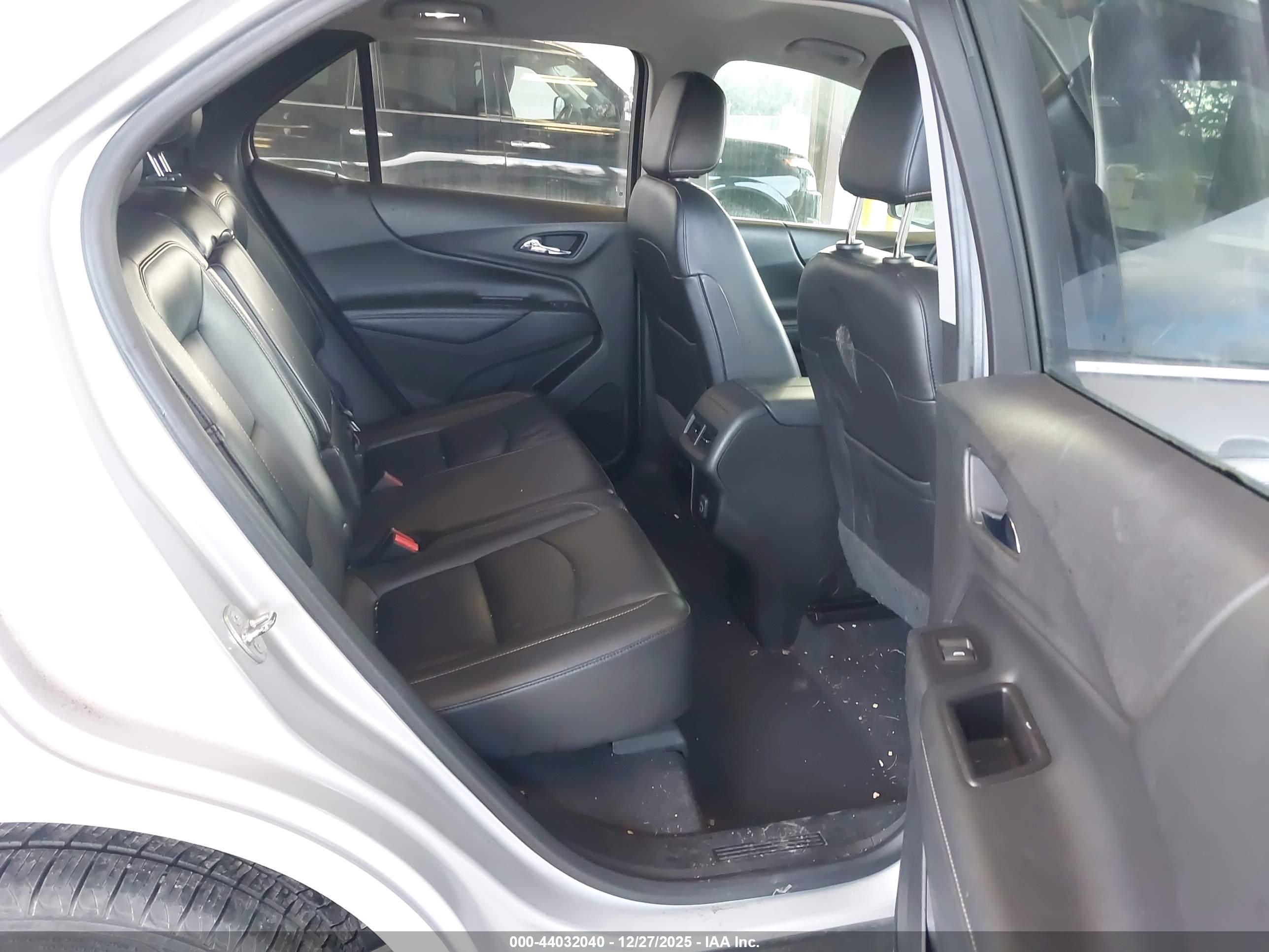 CHEVROLET EQUINOX image 8
