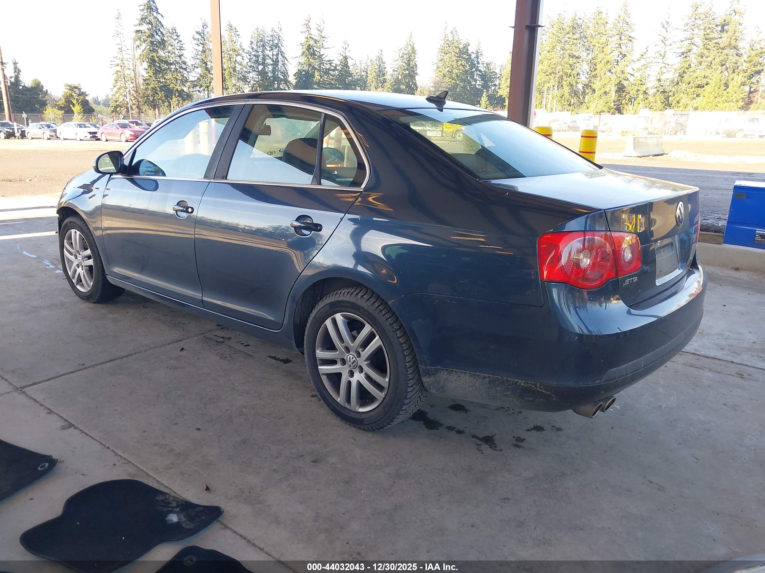 VOLKSWAGEN JETTA image 3