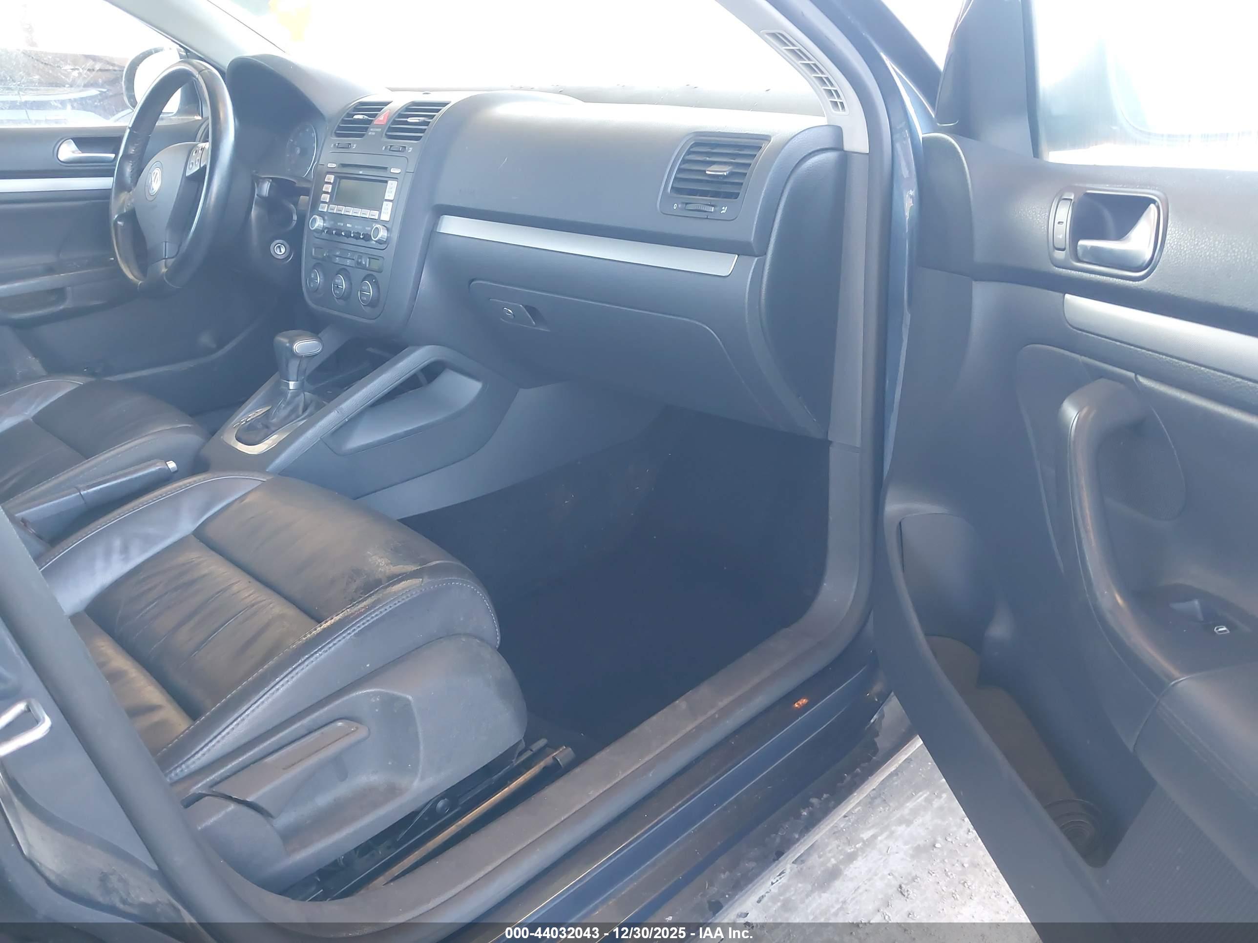 VOLKSWAGEN JETTA image 5
