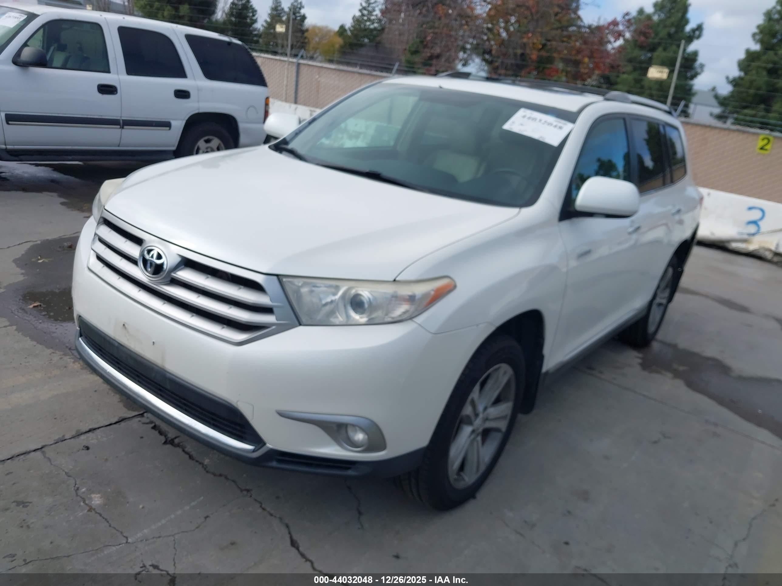TOYOTA HIGHLANDER image 2