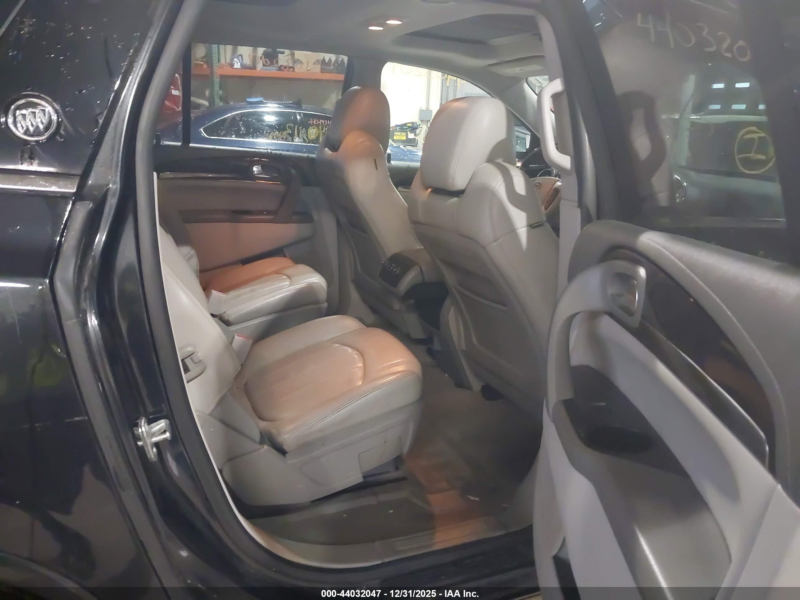 BUICK ENCLAVE image 8