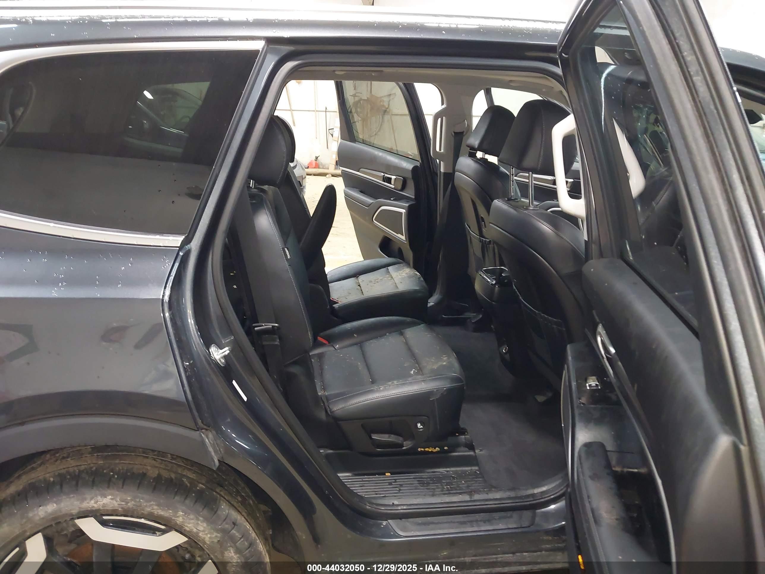 KIA TELLURIDE image 8