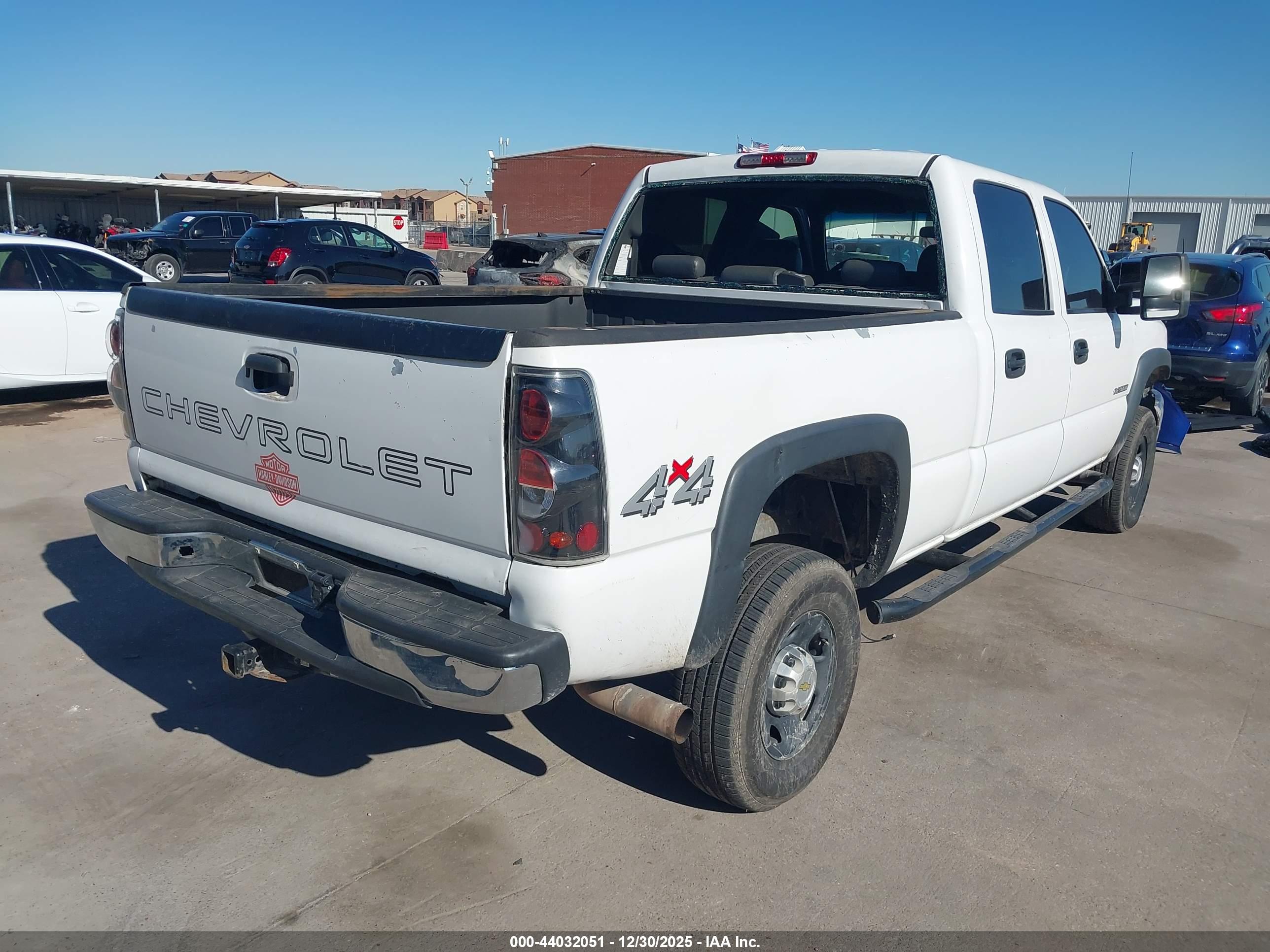 CHEVROLET SILVERADO image 4