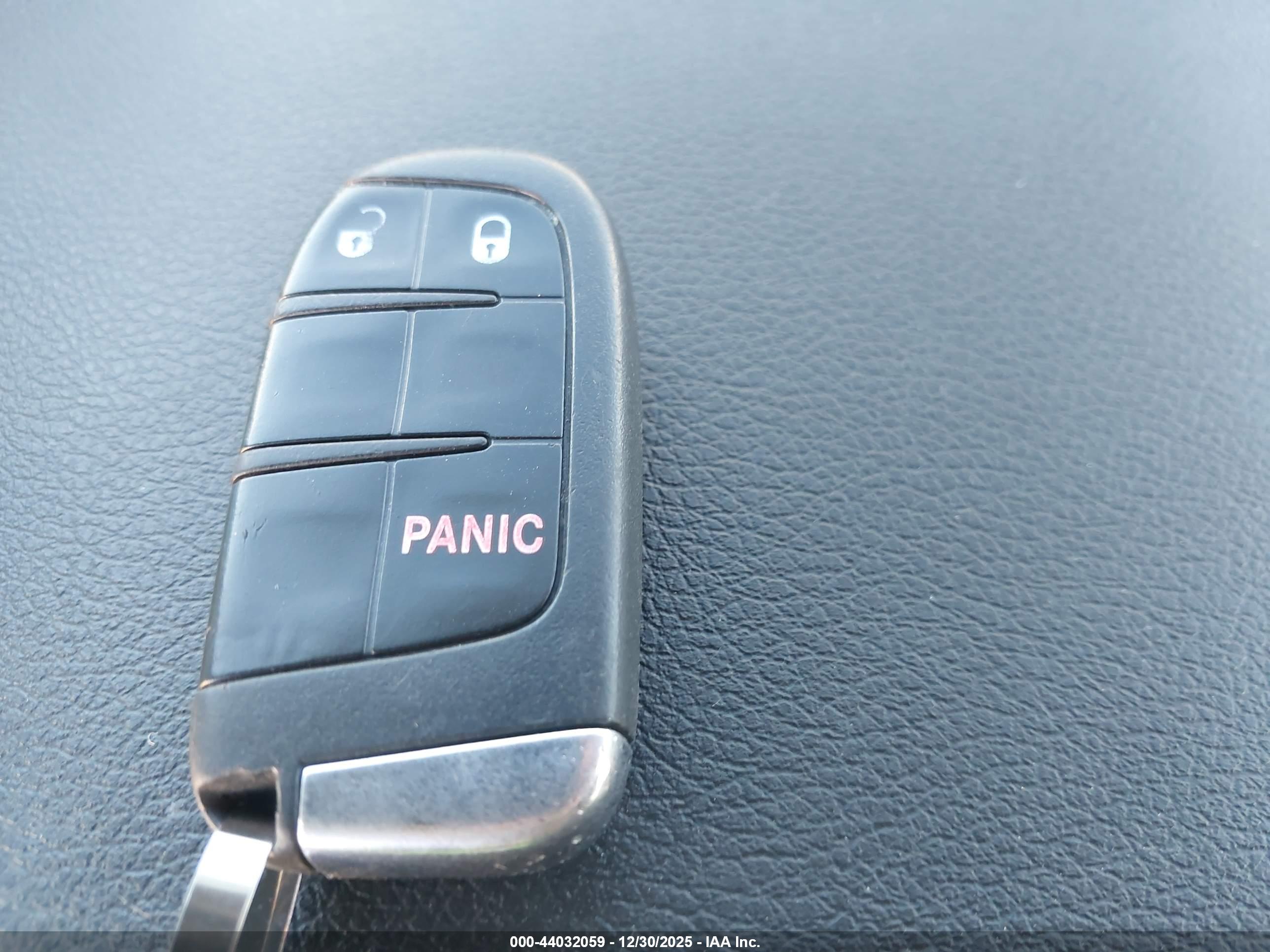 JEEP RENEGADE image 11