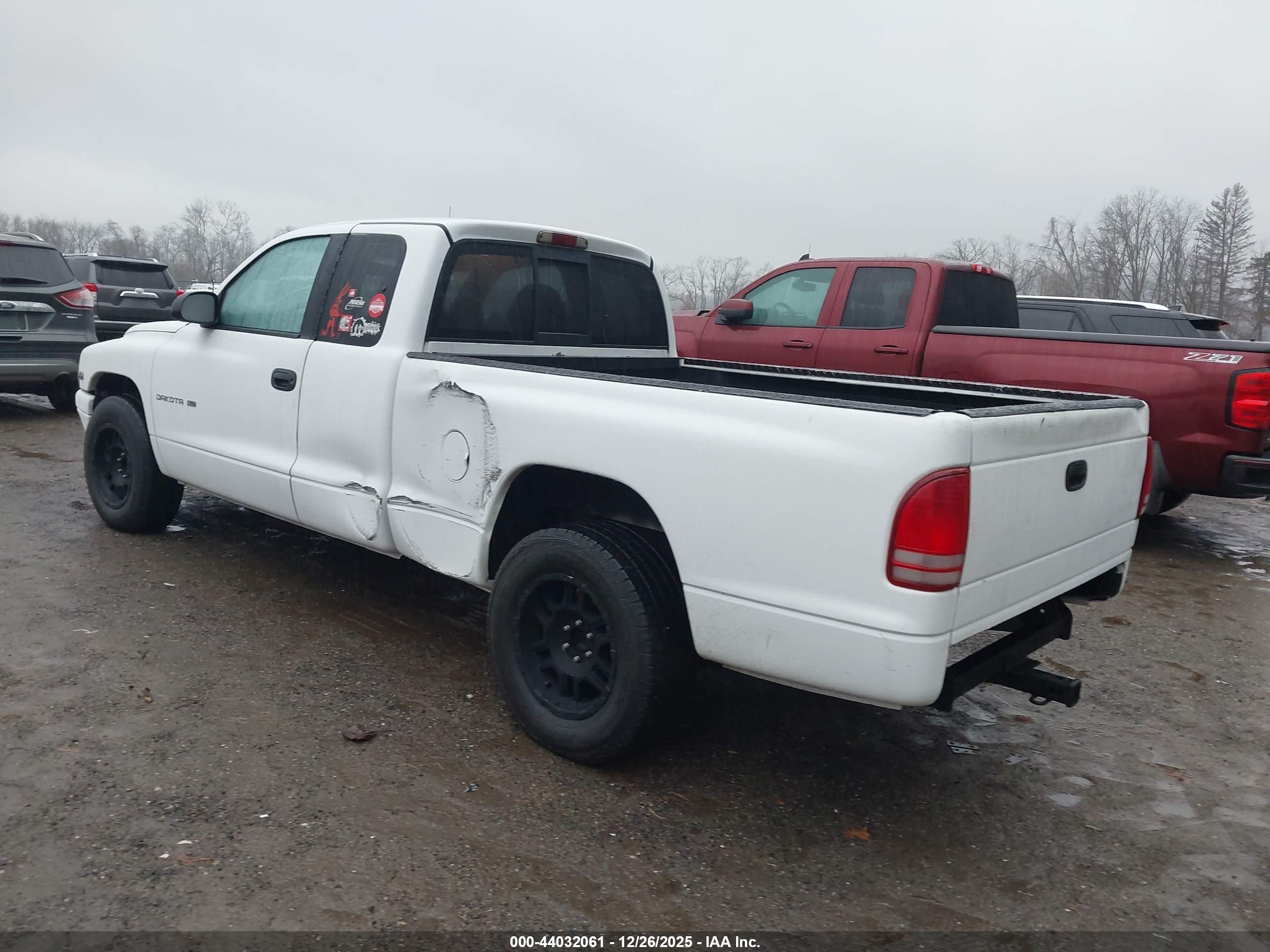 DODGE DAKOTA image 3