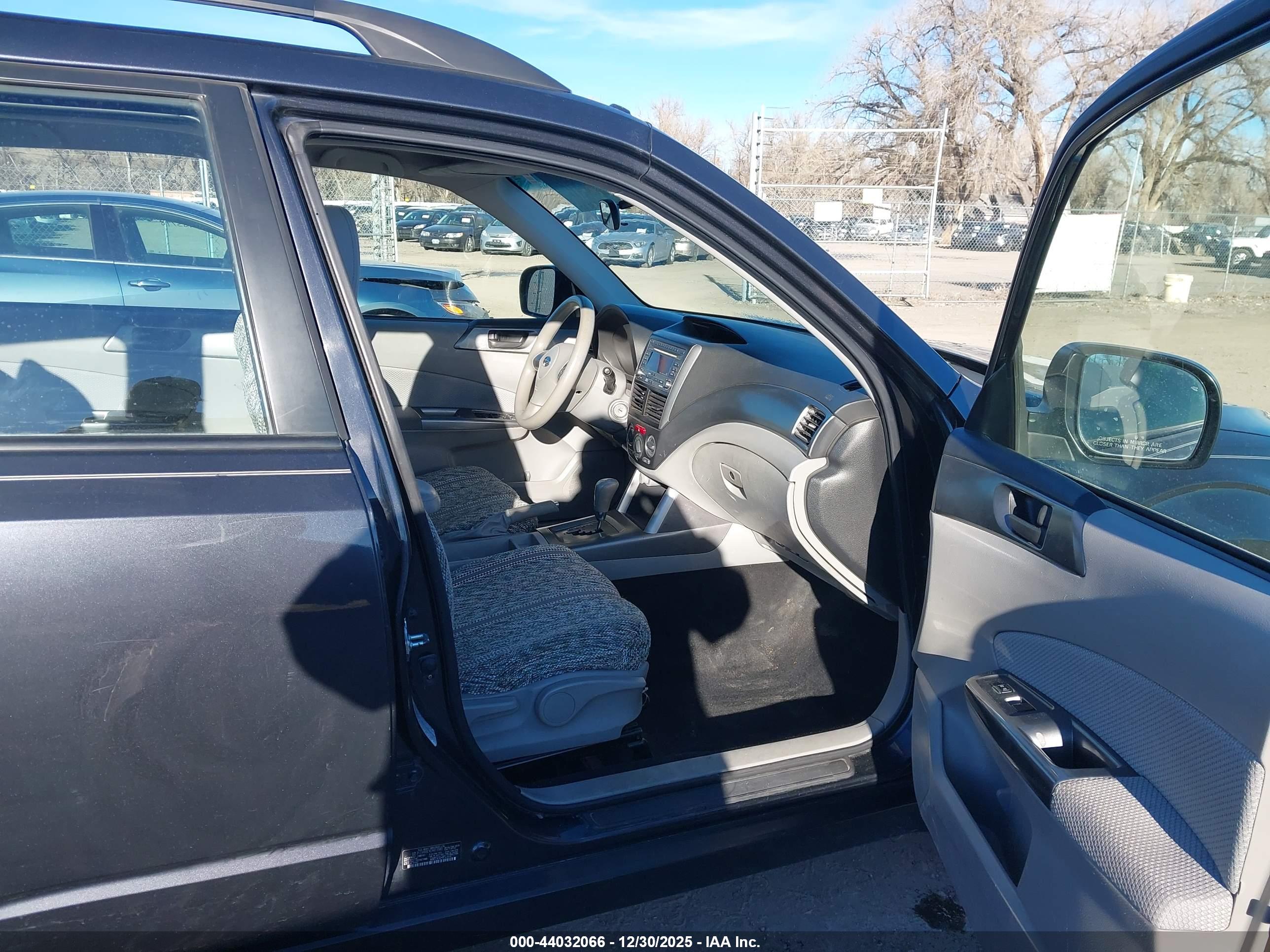 SUBARU FORESTER image 5
