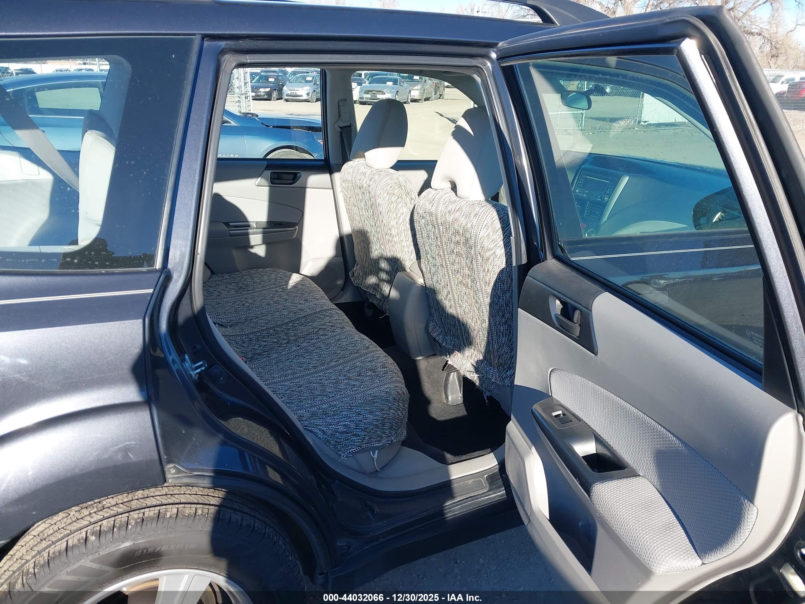 SUBARU FORESTER image 8