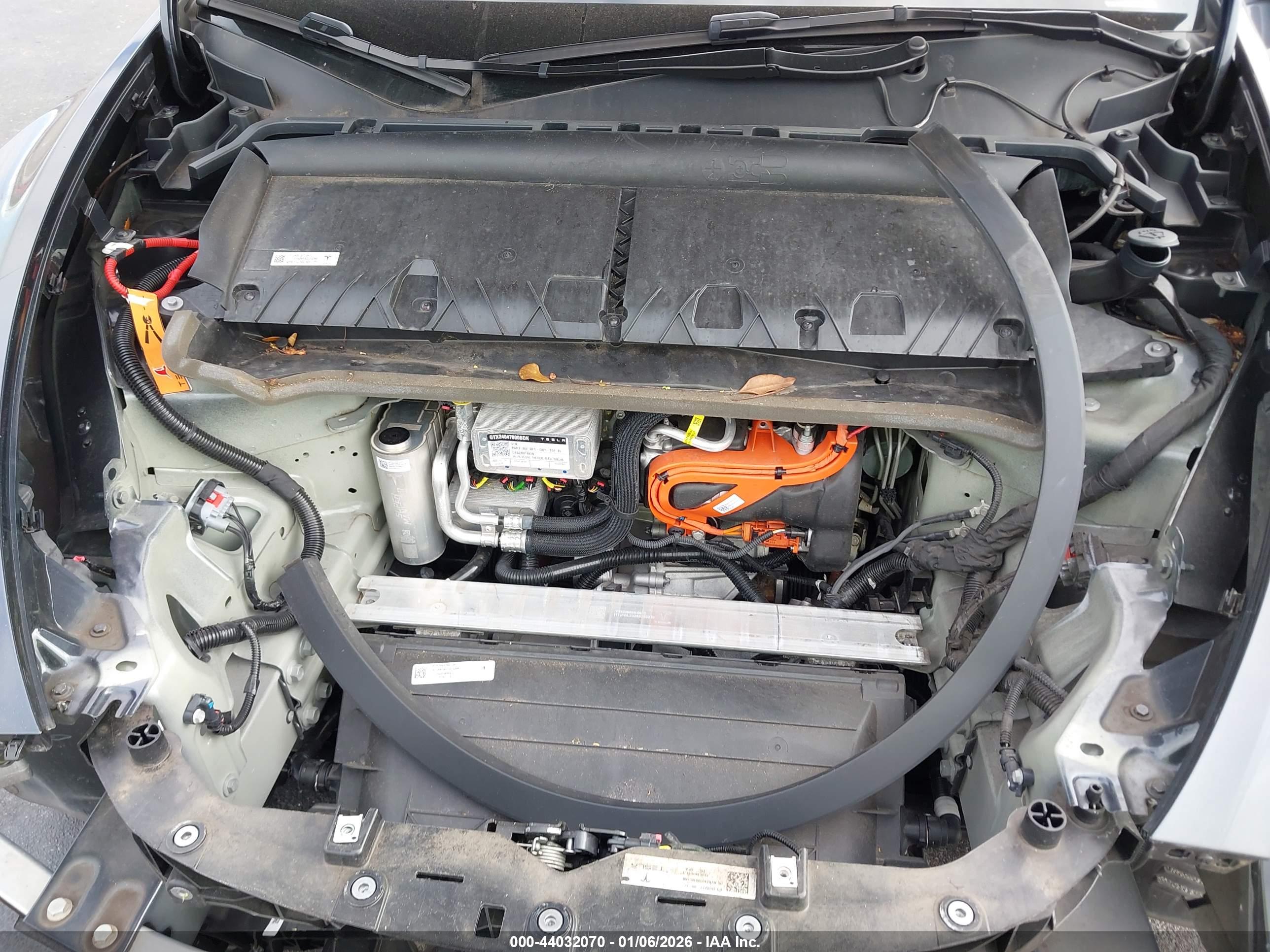 TESLA MODEL image 10