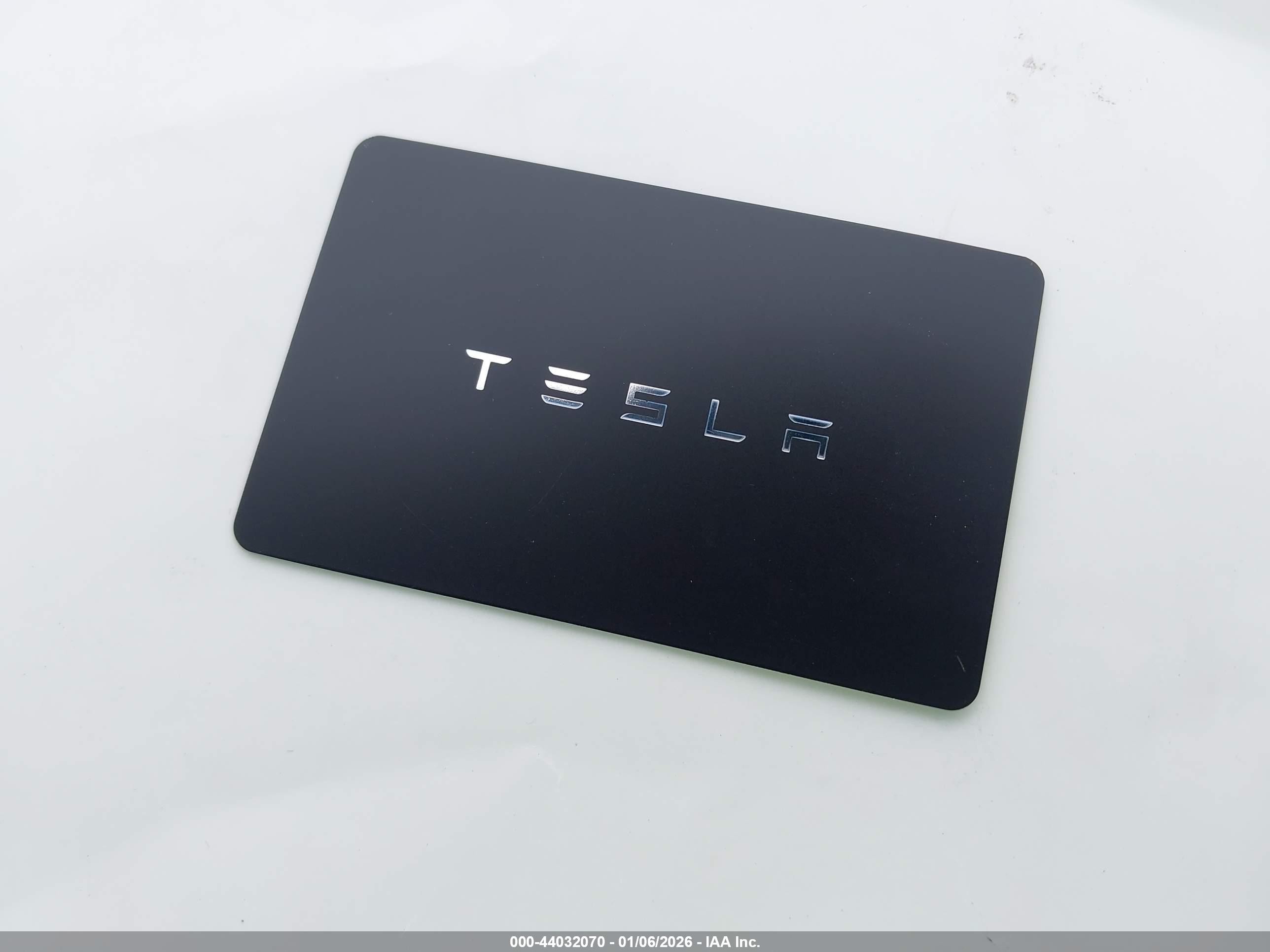 TESLA MODEL image 11