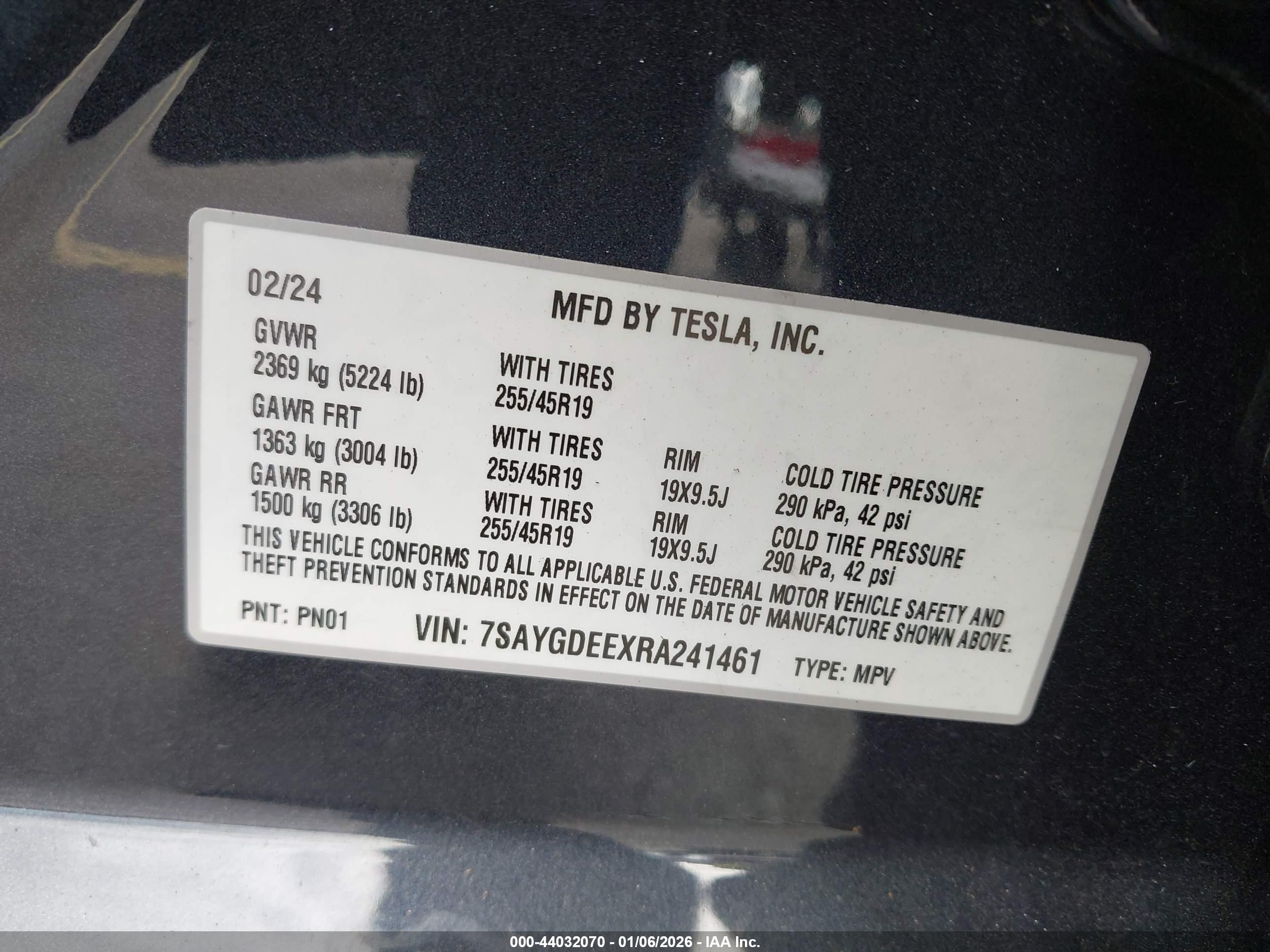 TESLA MODEL image 9