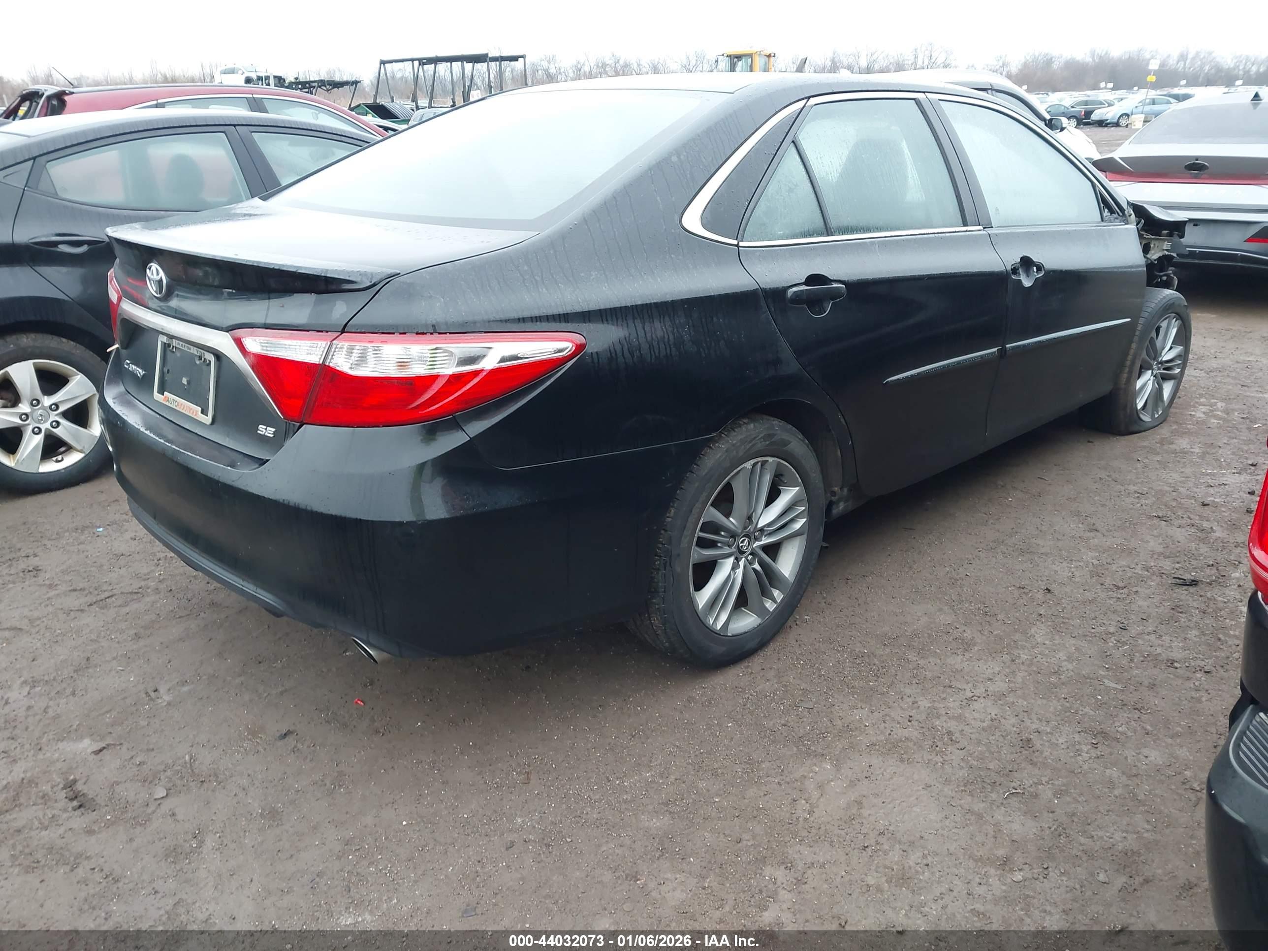 TOYOTA CAMRY image 4