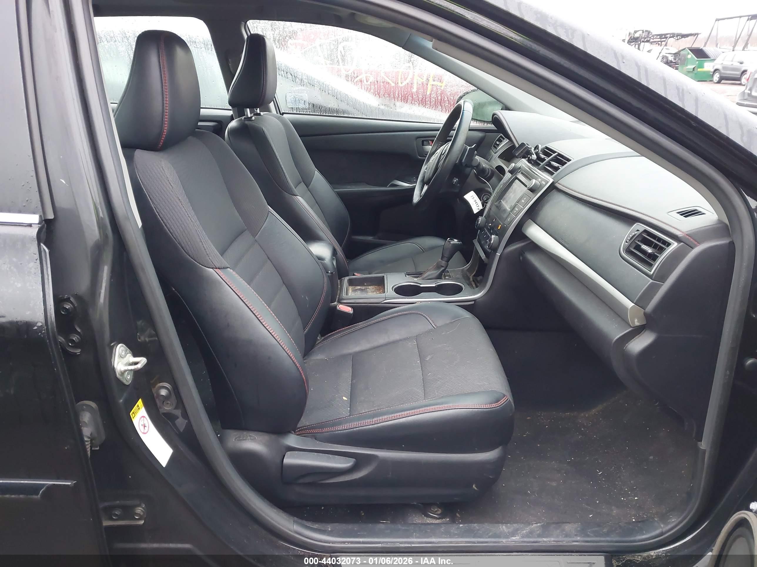 TOYOTA CAMRY image 5