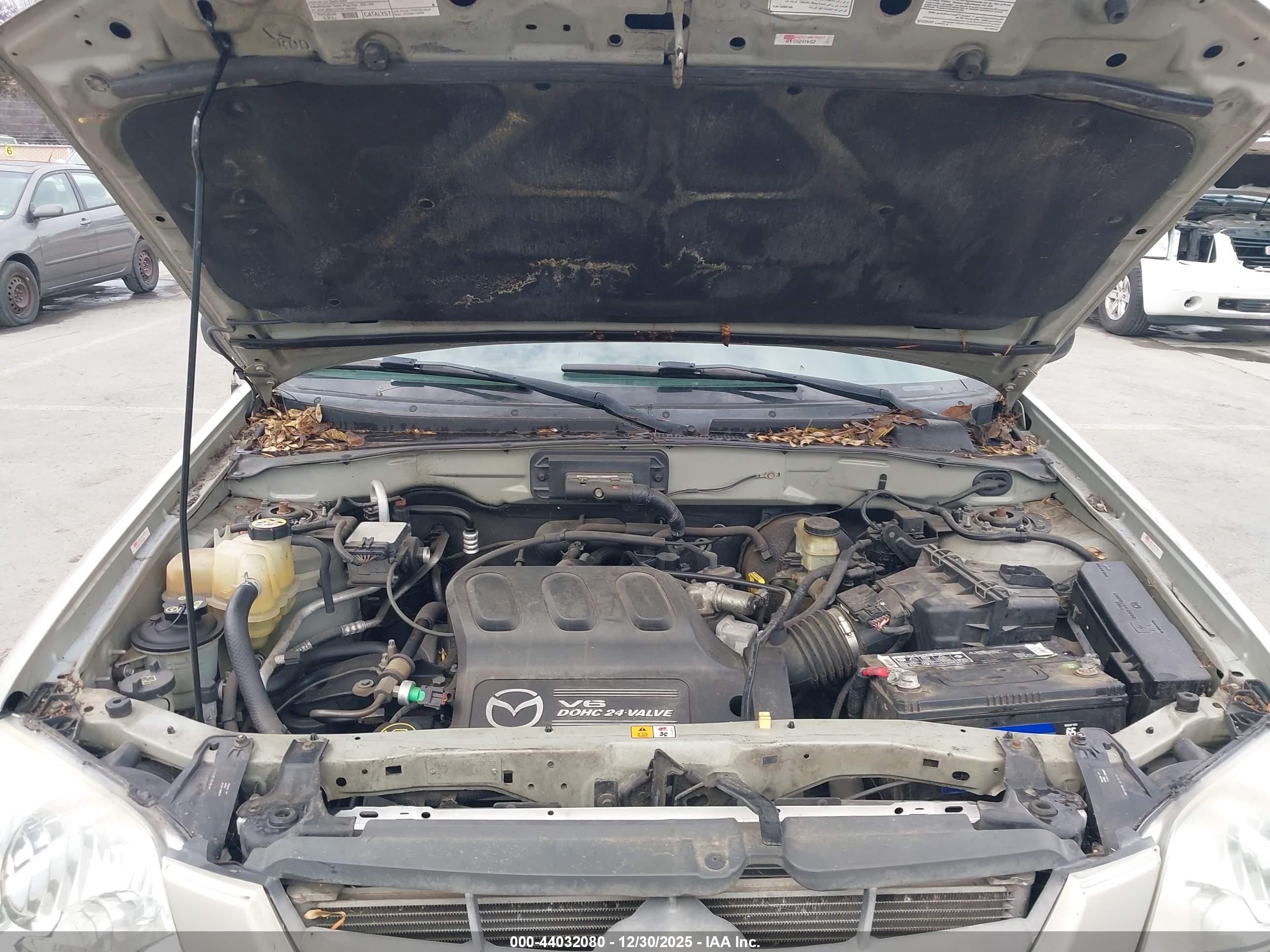 MAZDA TRIBUTE image 10