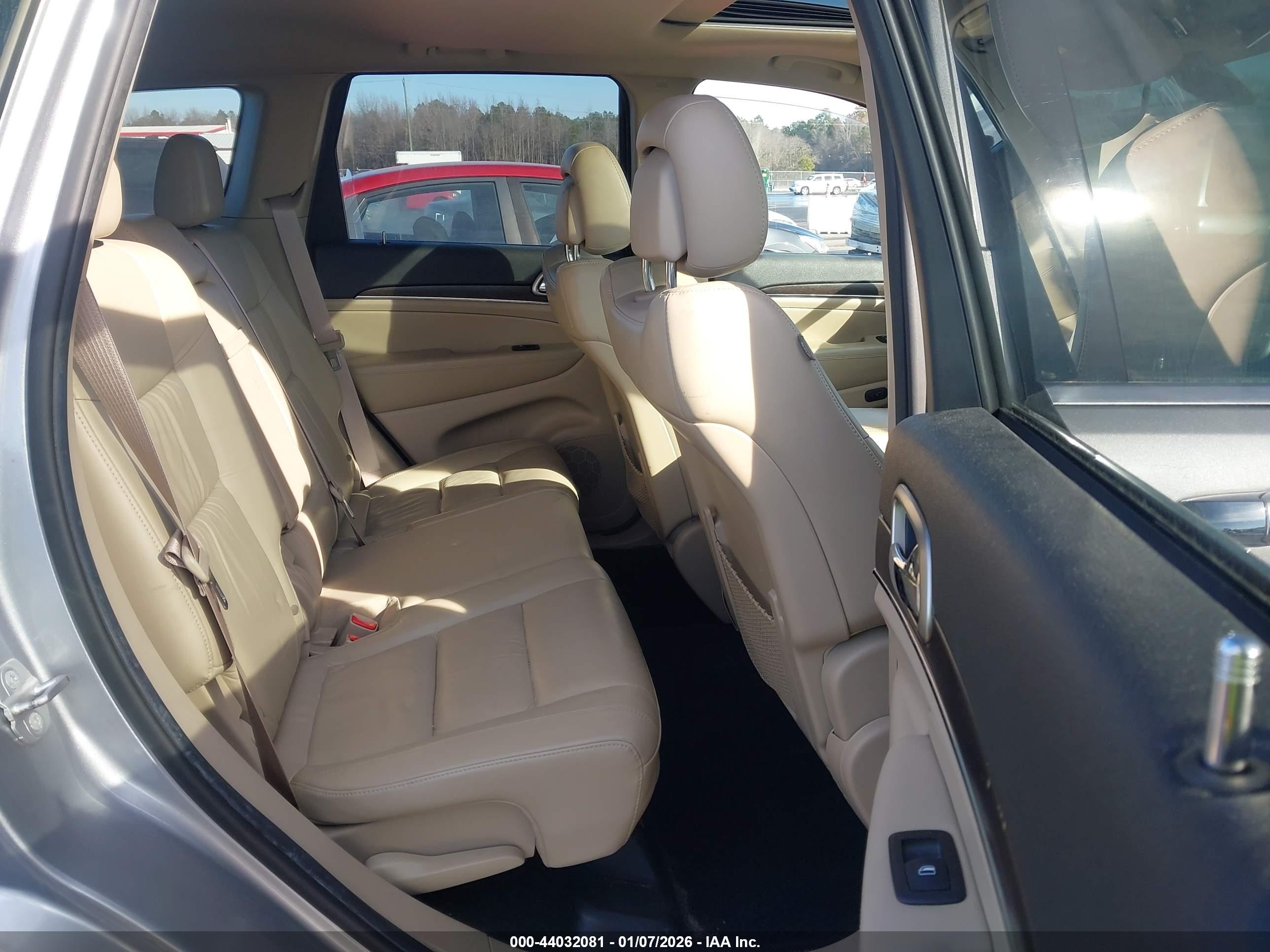 JEEP GRAND image 8