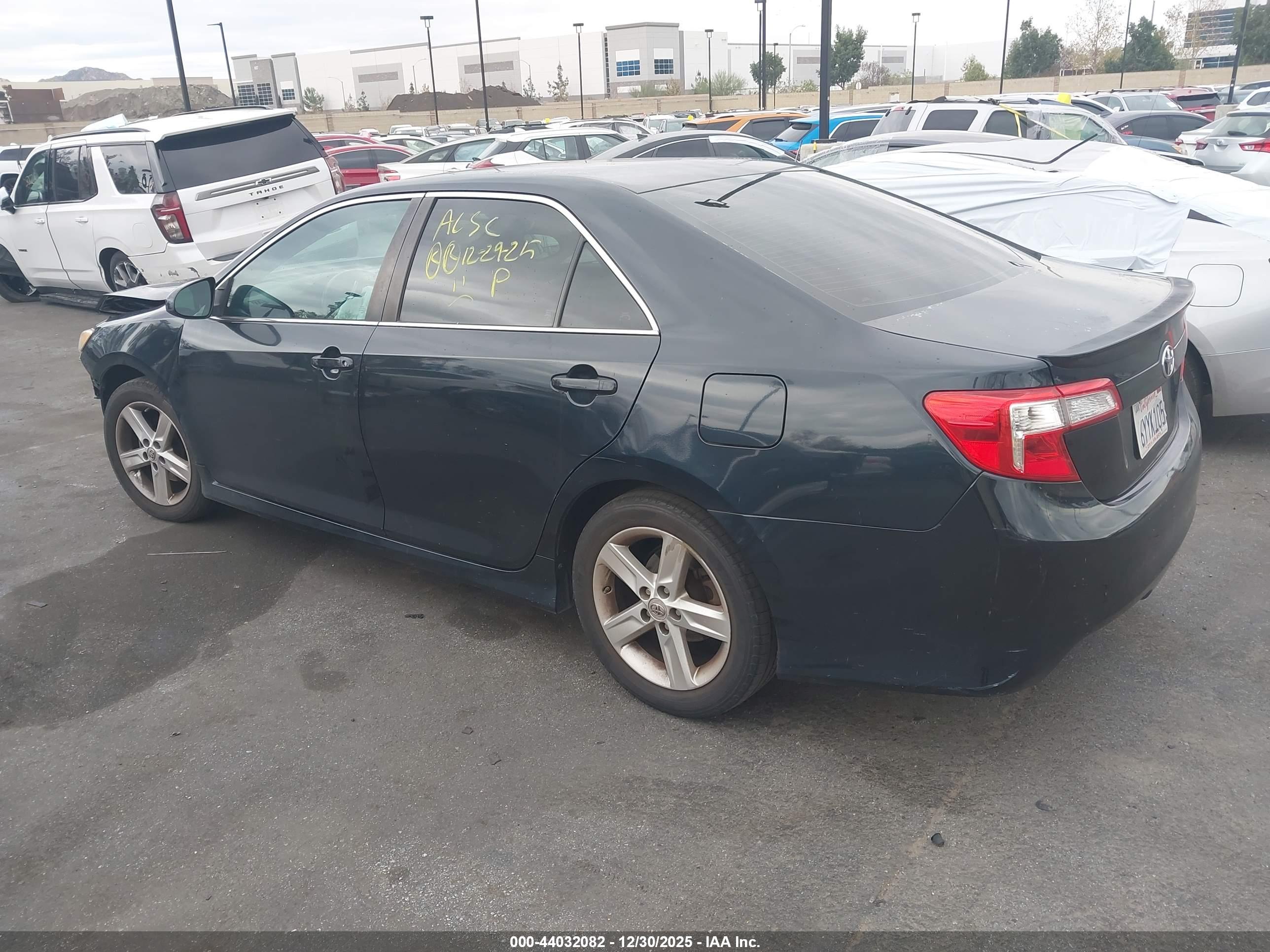 TOYOTA CAMRY image 3