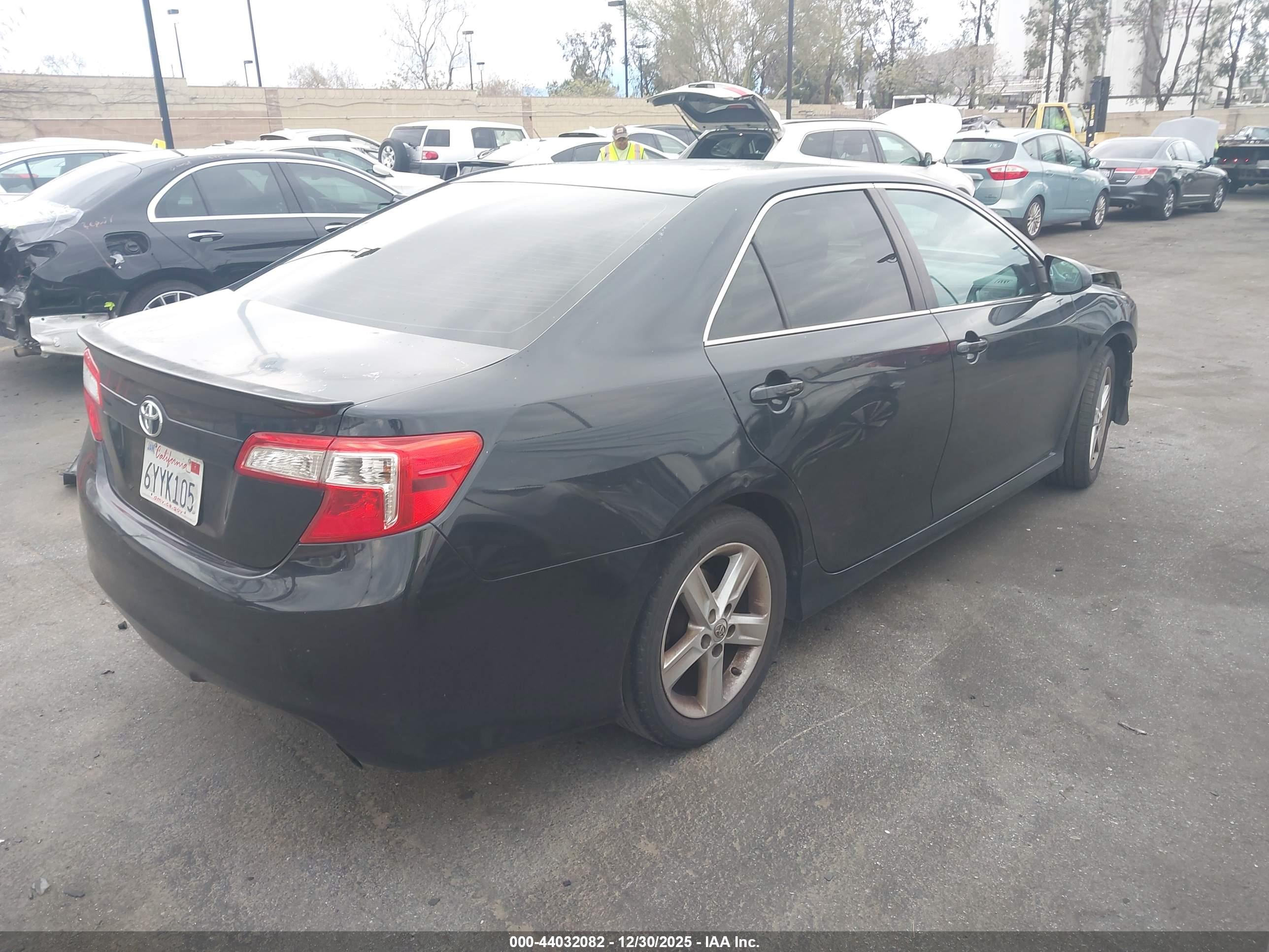 TOYOTA CAMRY image 4