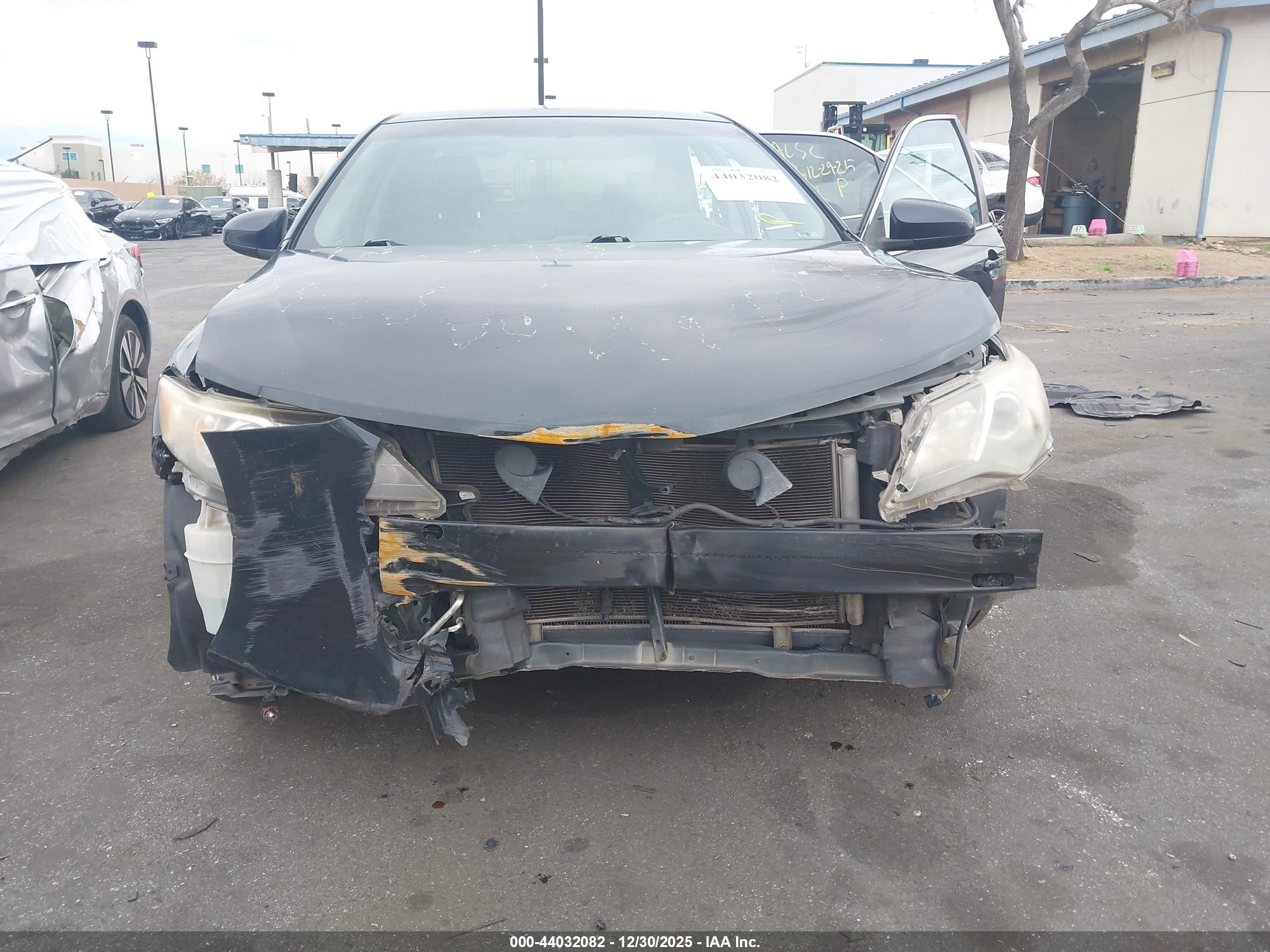 TOYOTA CAMRY image 6