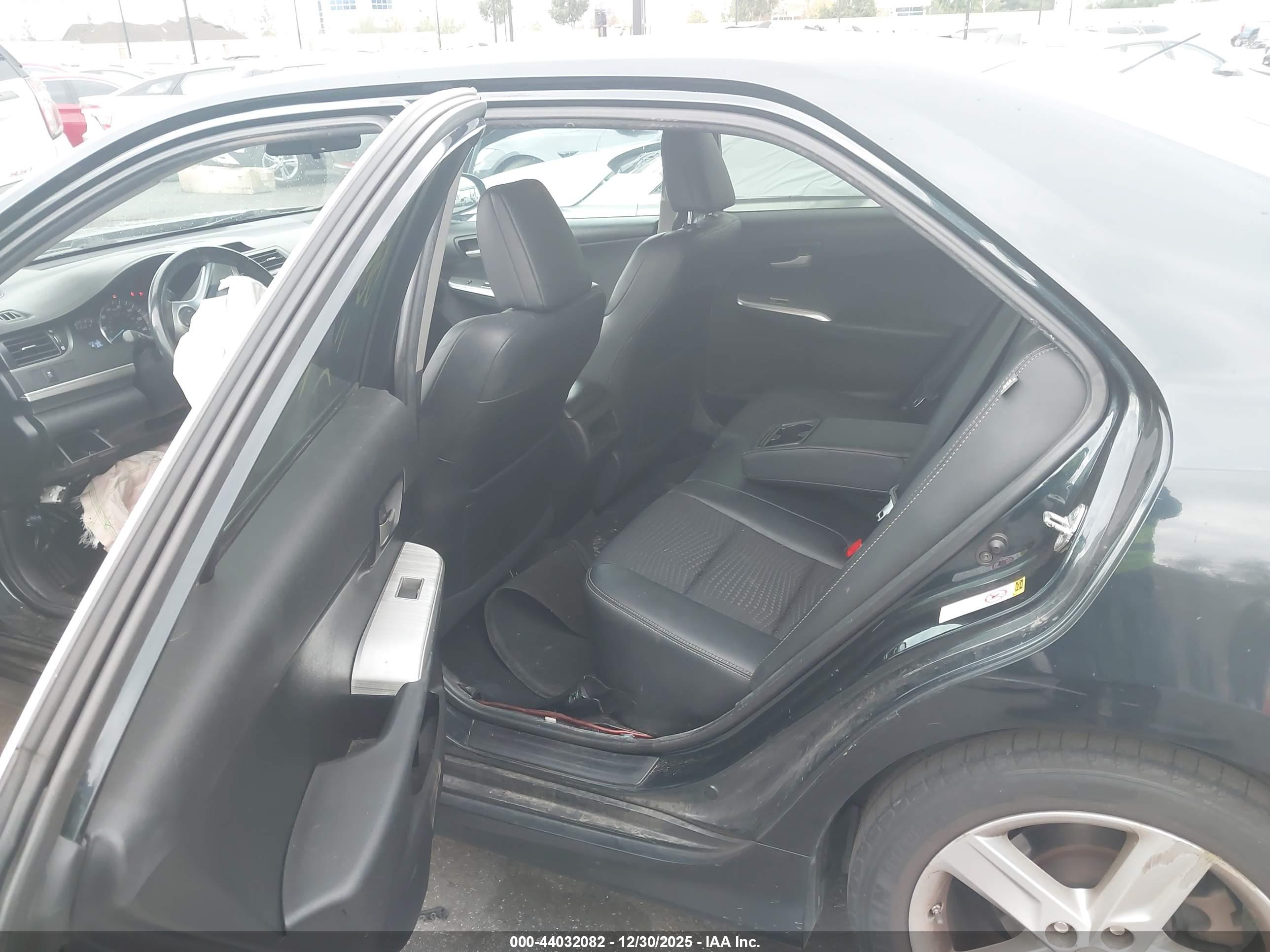TOYOTA CAMRY image 8