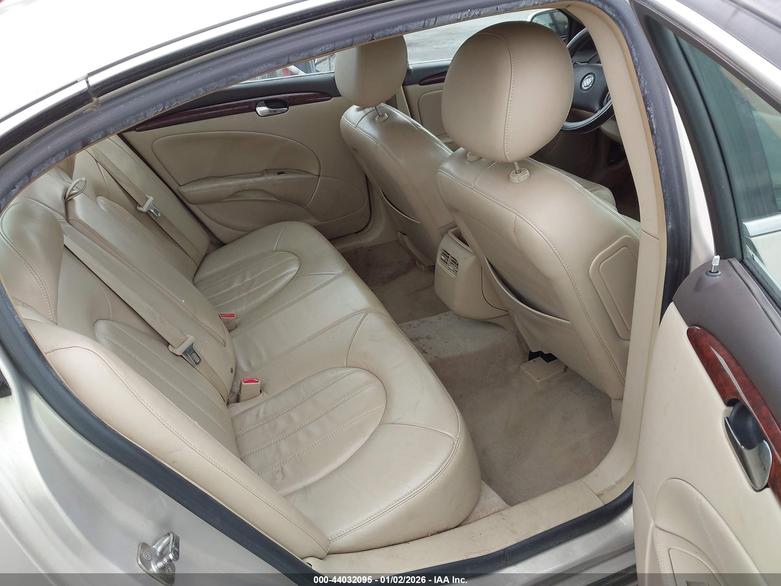 BUICK LUCERNE image 8