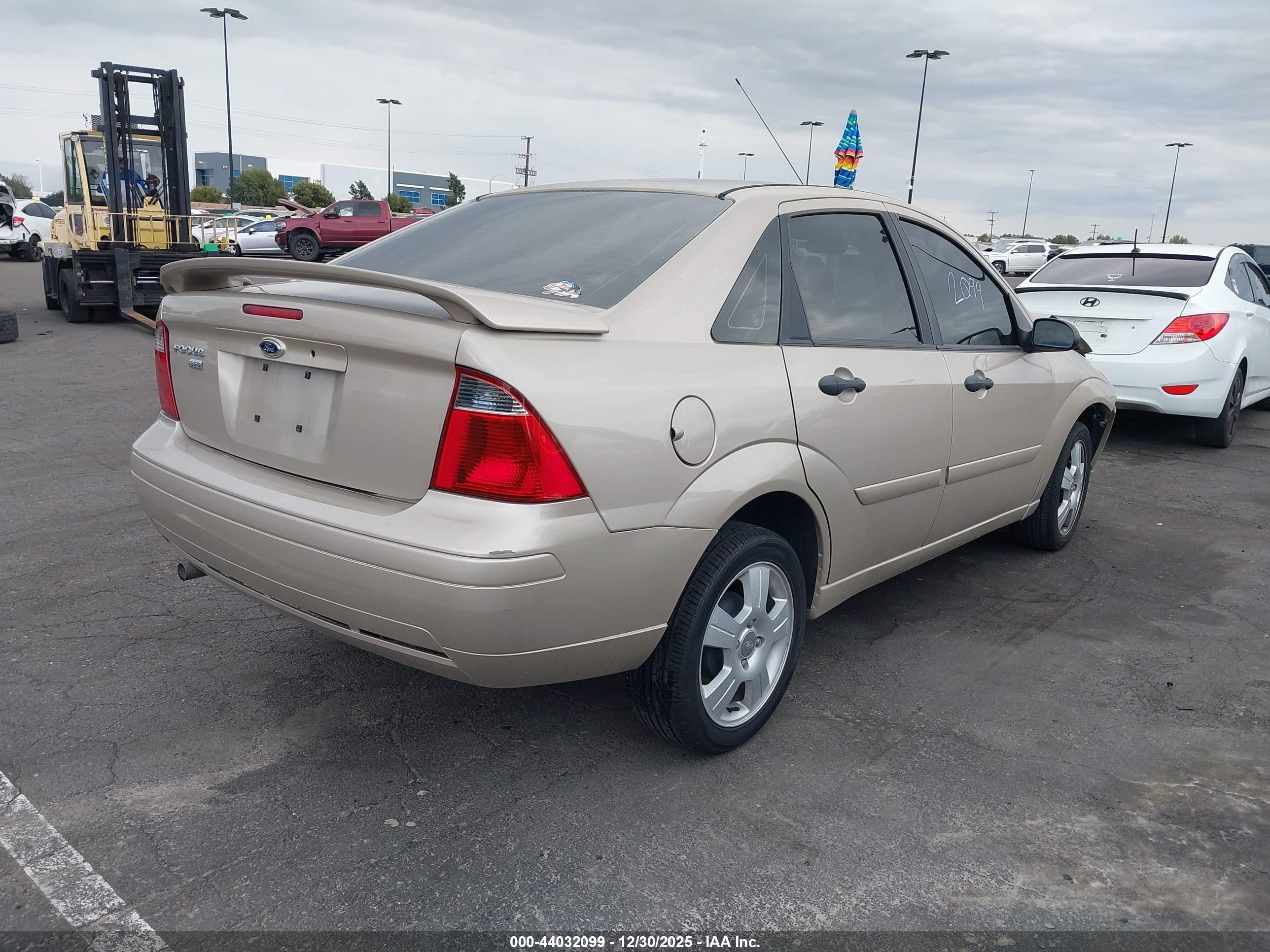 FORD FOCUS image 4