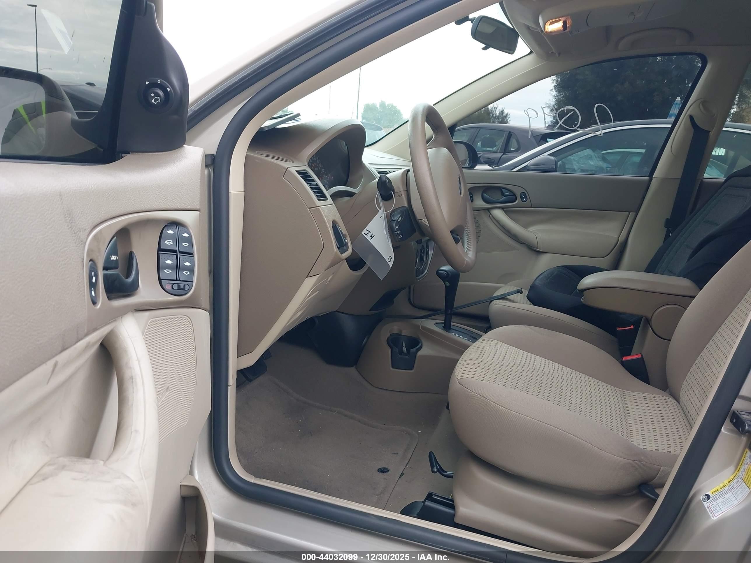 FORD FOCUS image 5