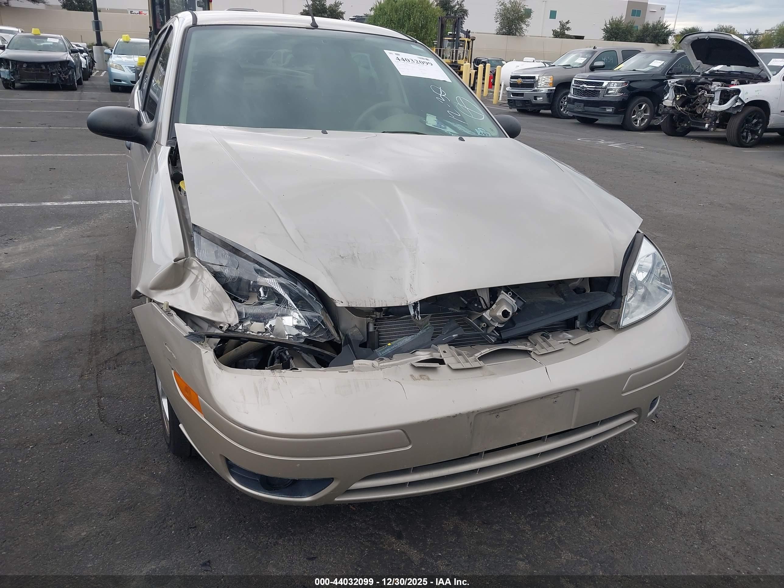 FORD FOCUS image 6