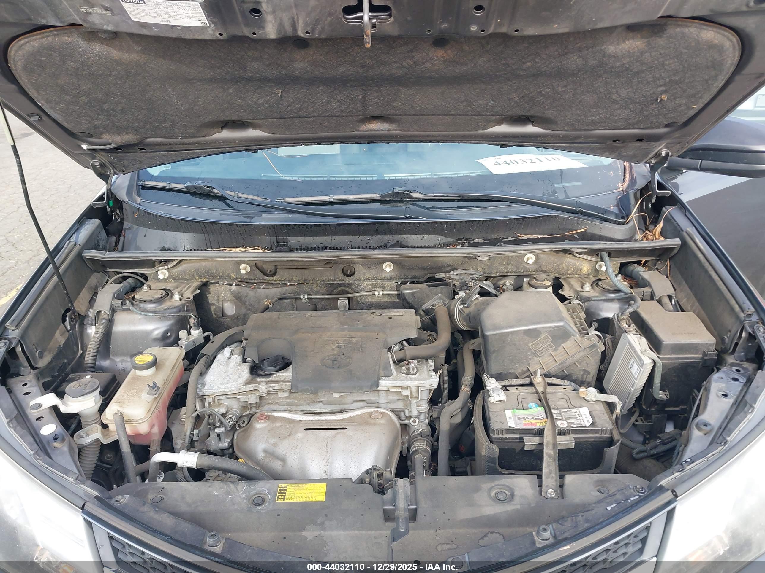 TOYOTA RAV4 image 10