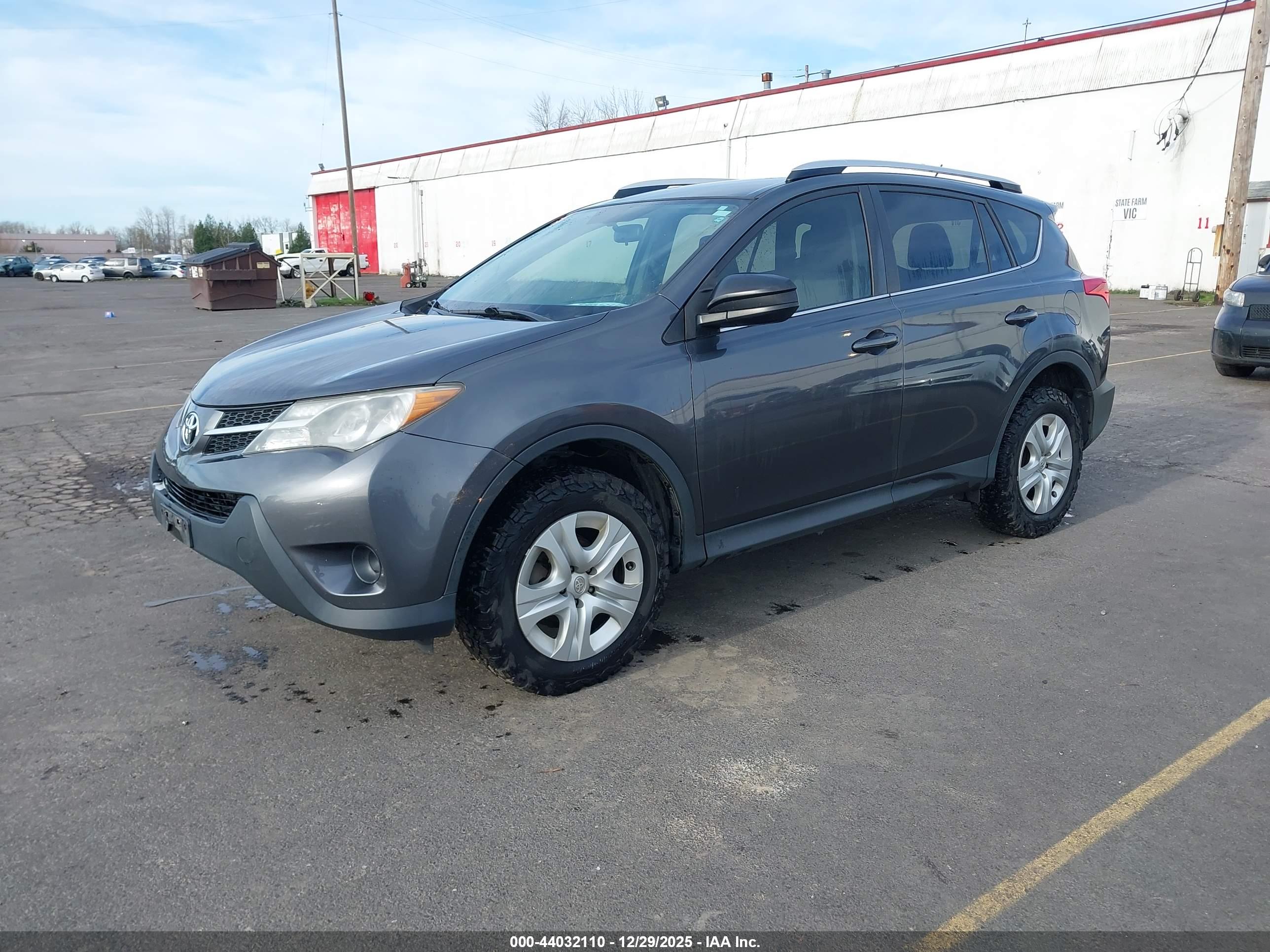 TOYOTA RAV4 image 2