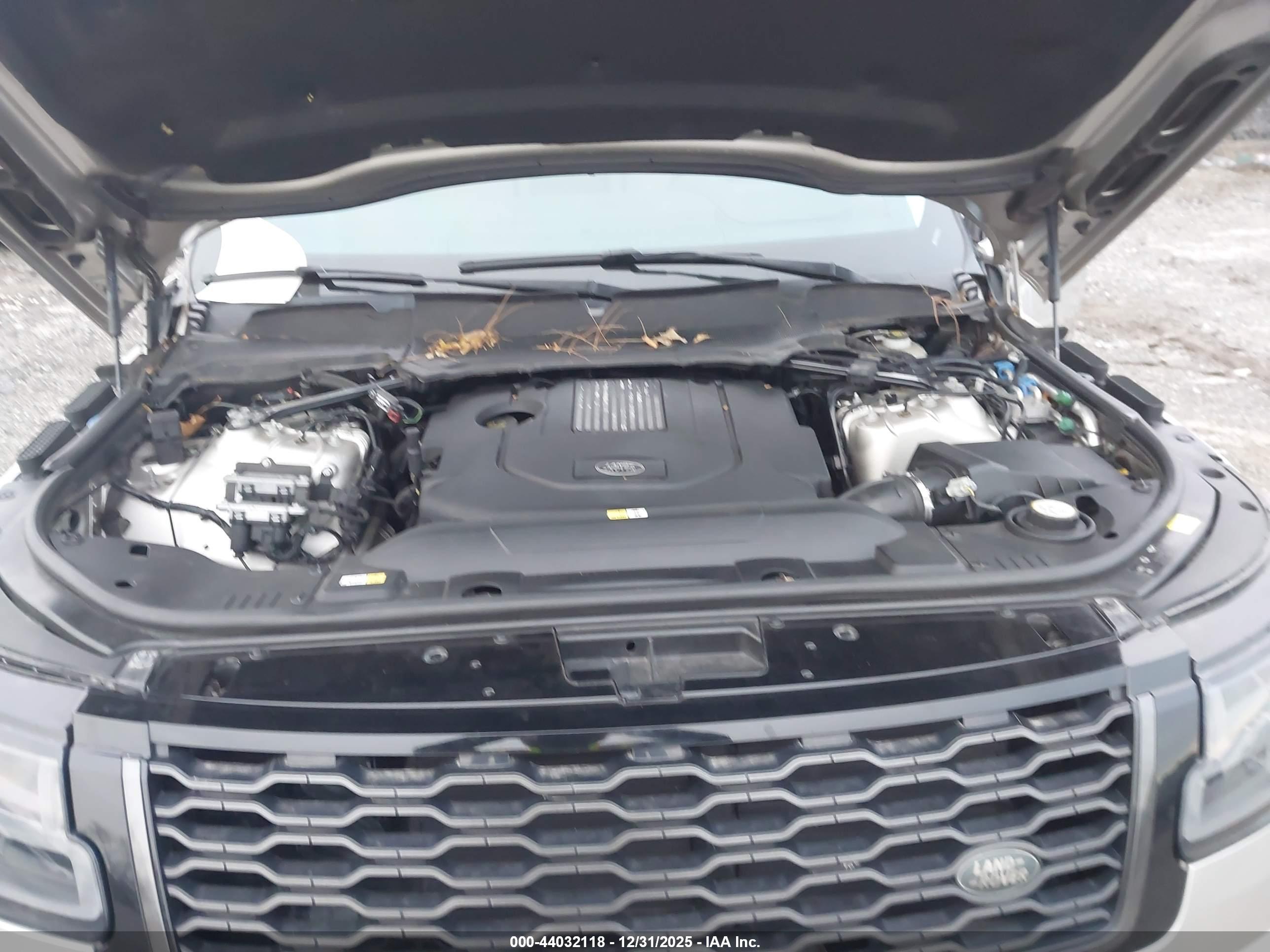LAND ROVER image 10